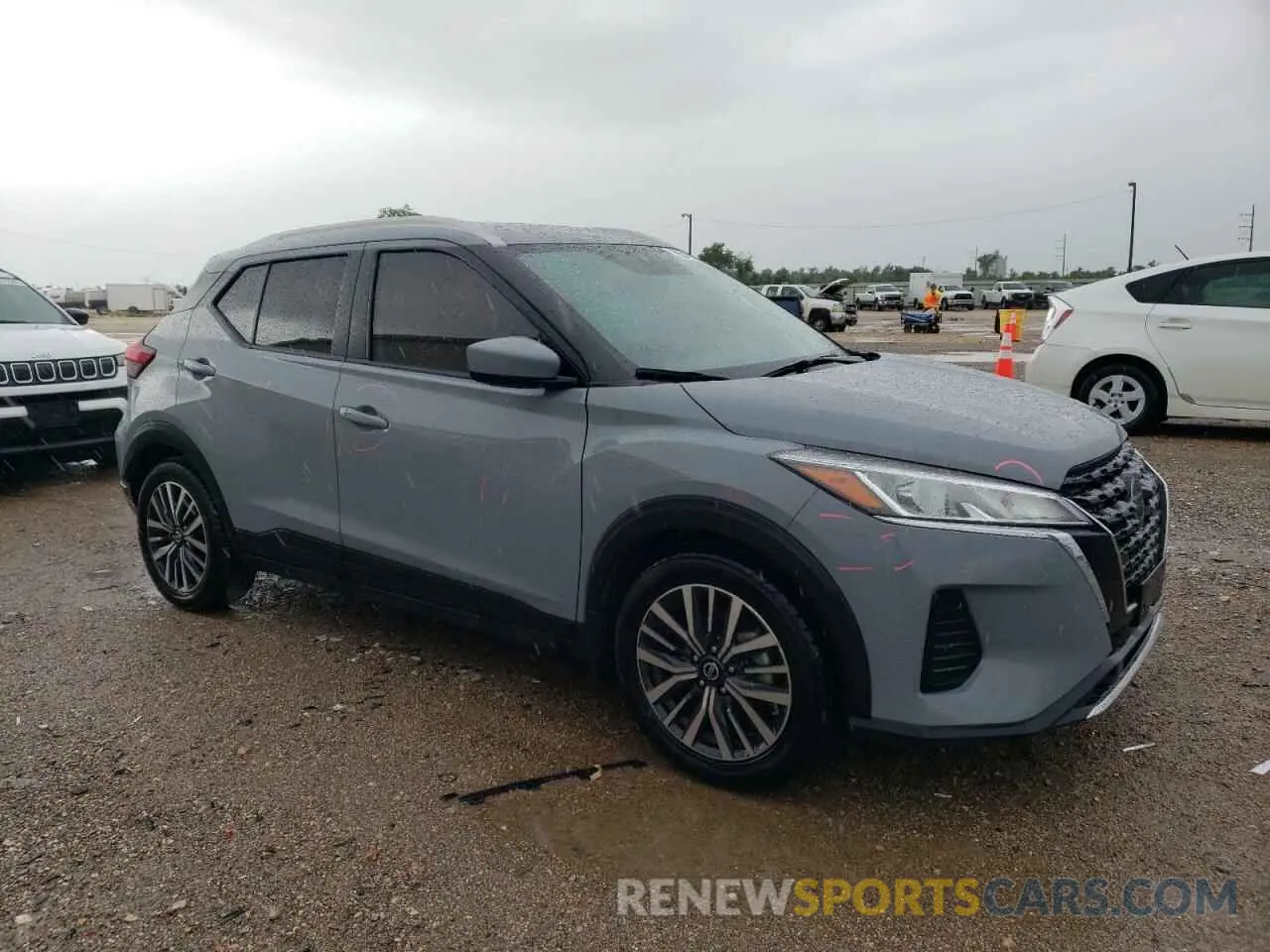 4 Photograph of a damaged car 3N1CP5CV5ML529453 NISSAN KICKS 2021
