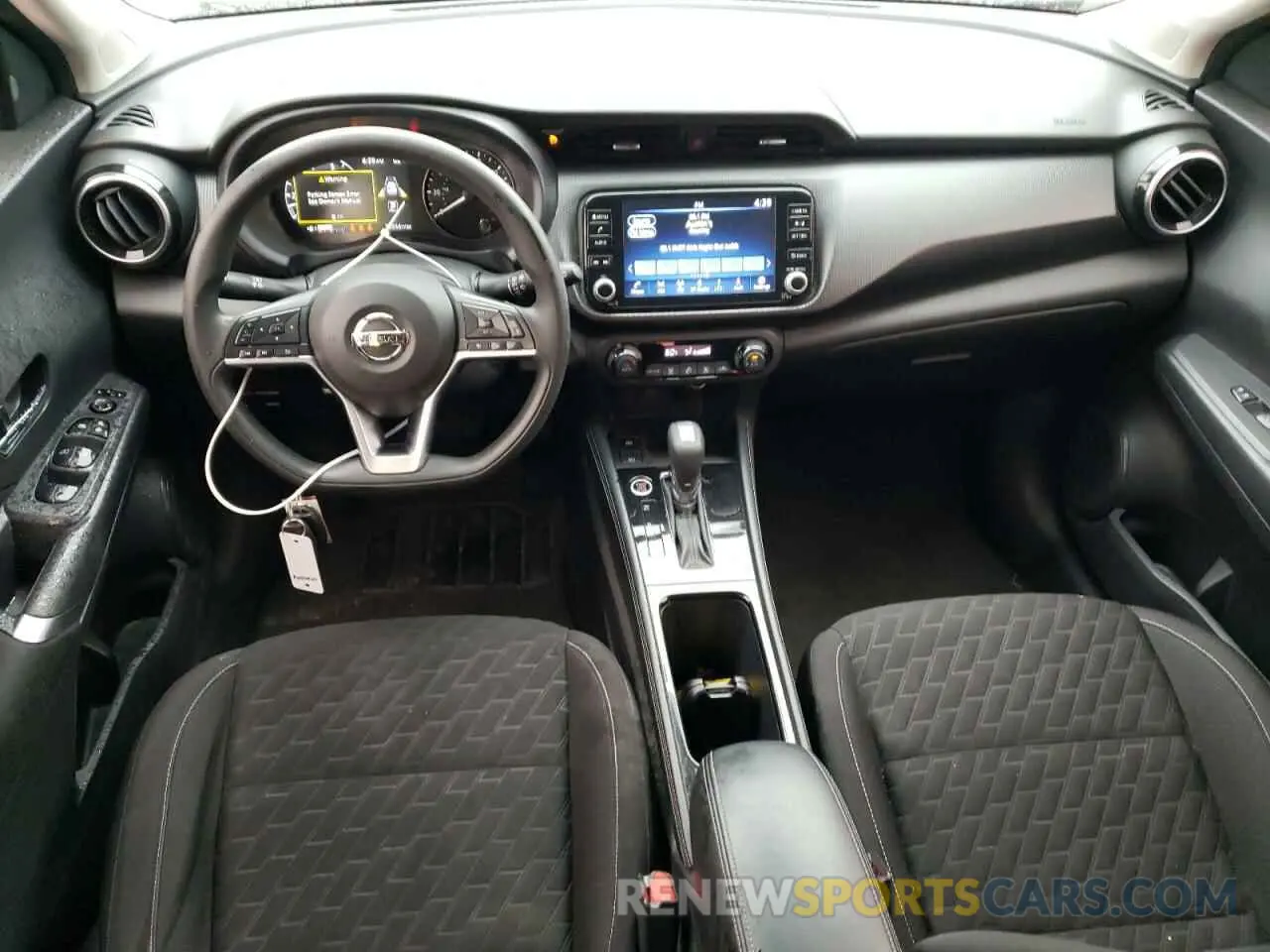 8 Photograph of a damaged car 3N1CP5CV5ML529453 NISSAN KICKS 2021