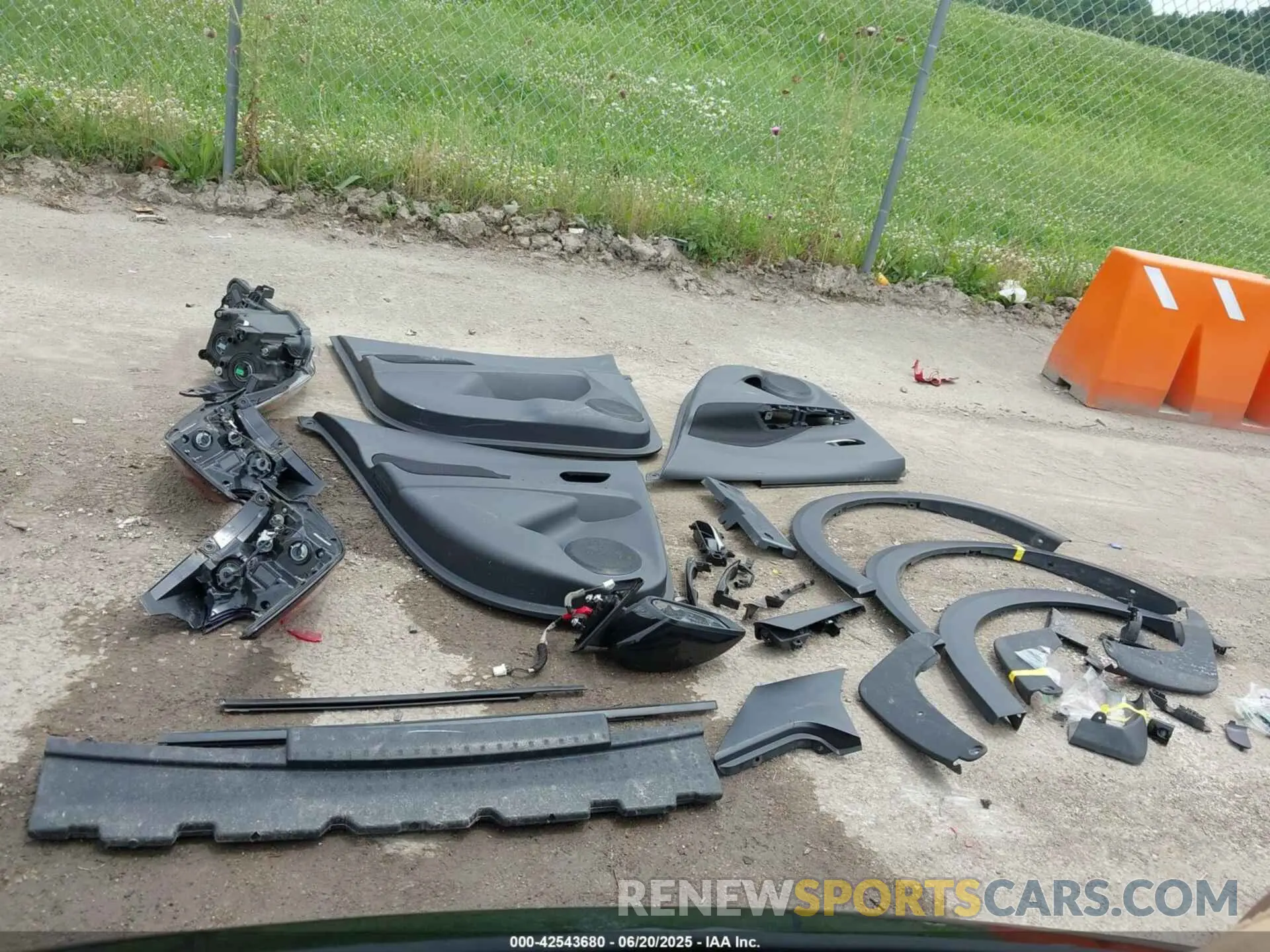 12 Photograph of a damaged car 3N1CP5CV5ML545118 NISSAN KICKS 2021