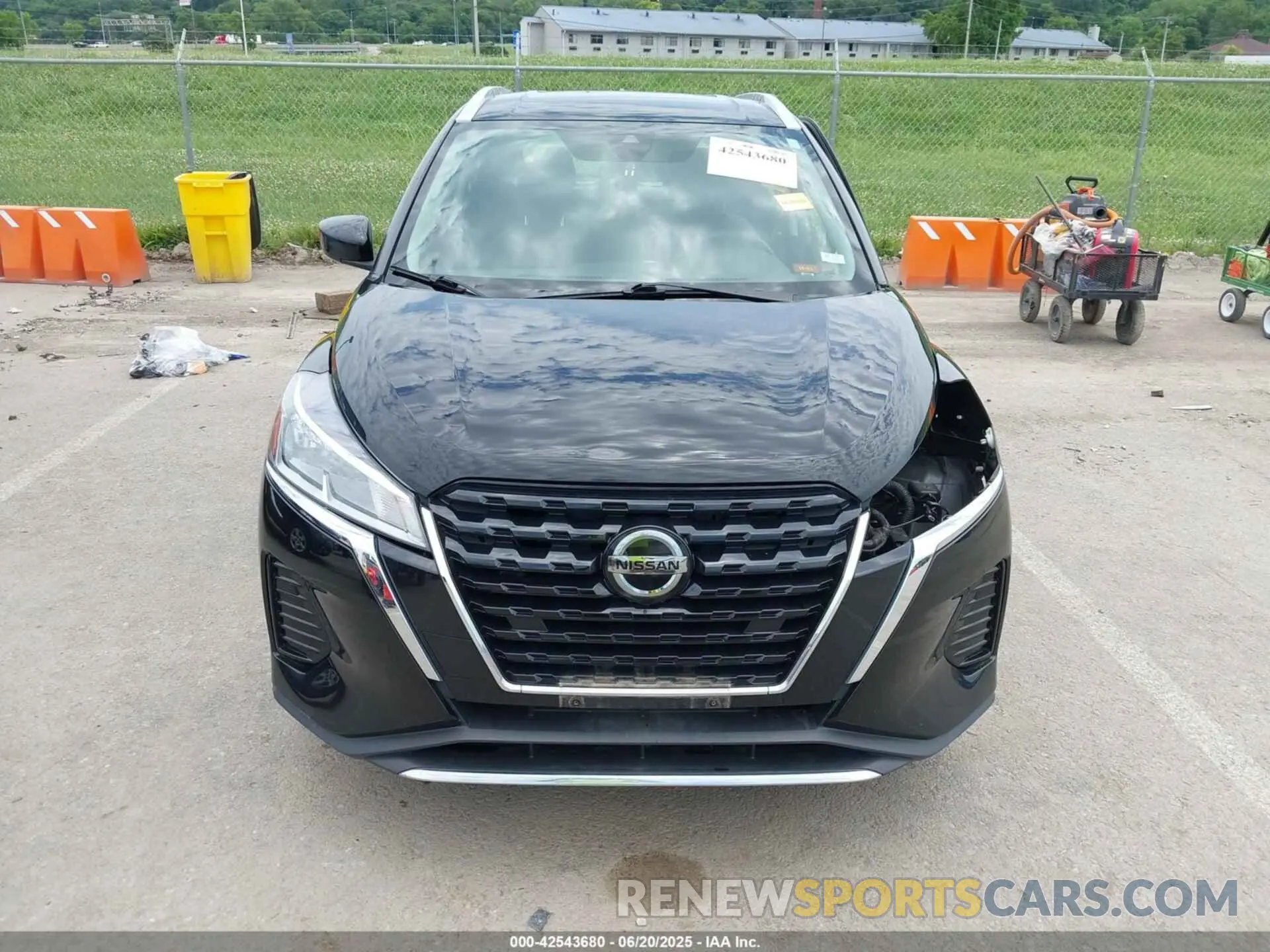 13 Photograph of a damaged car 3N1CP5CV5ML545118 NISSAN KICKS 2021
