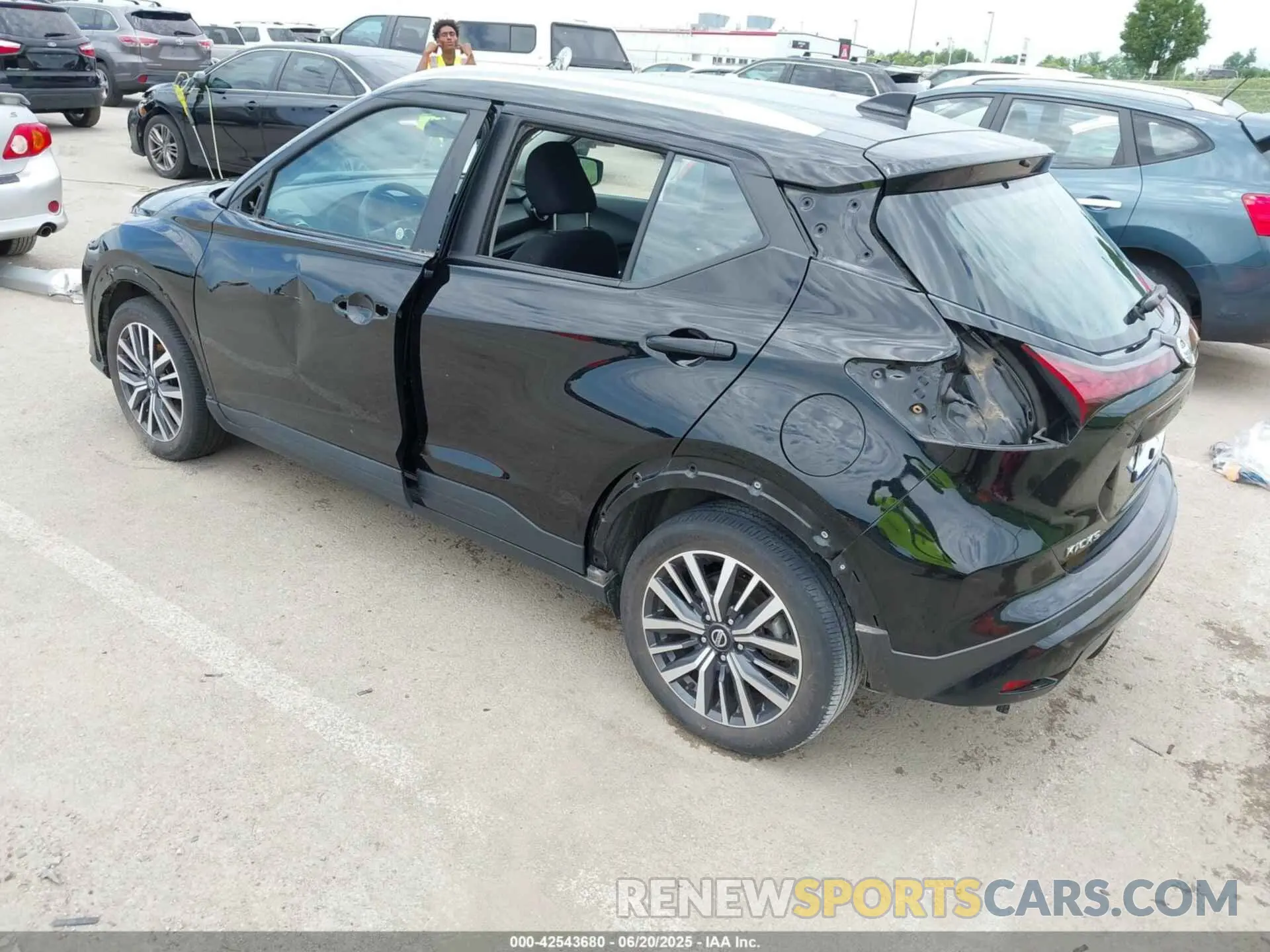 3 Photograph of a damaged car 3N1CP5CV5ML545118 NISSAN KICKS 2021