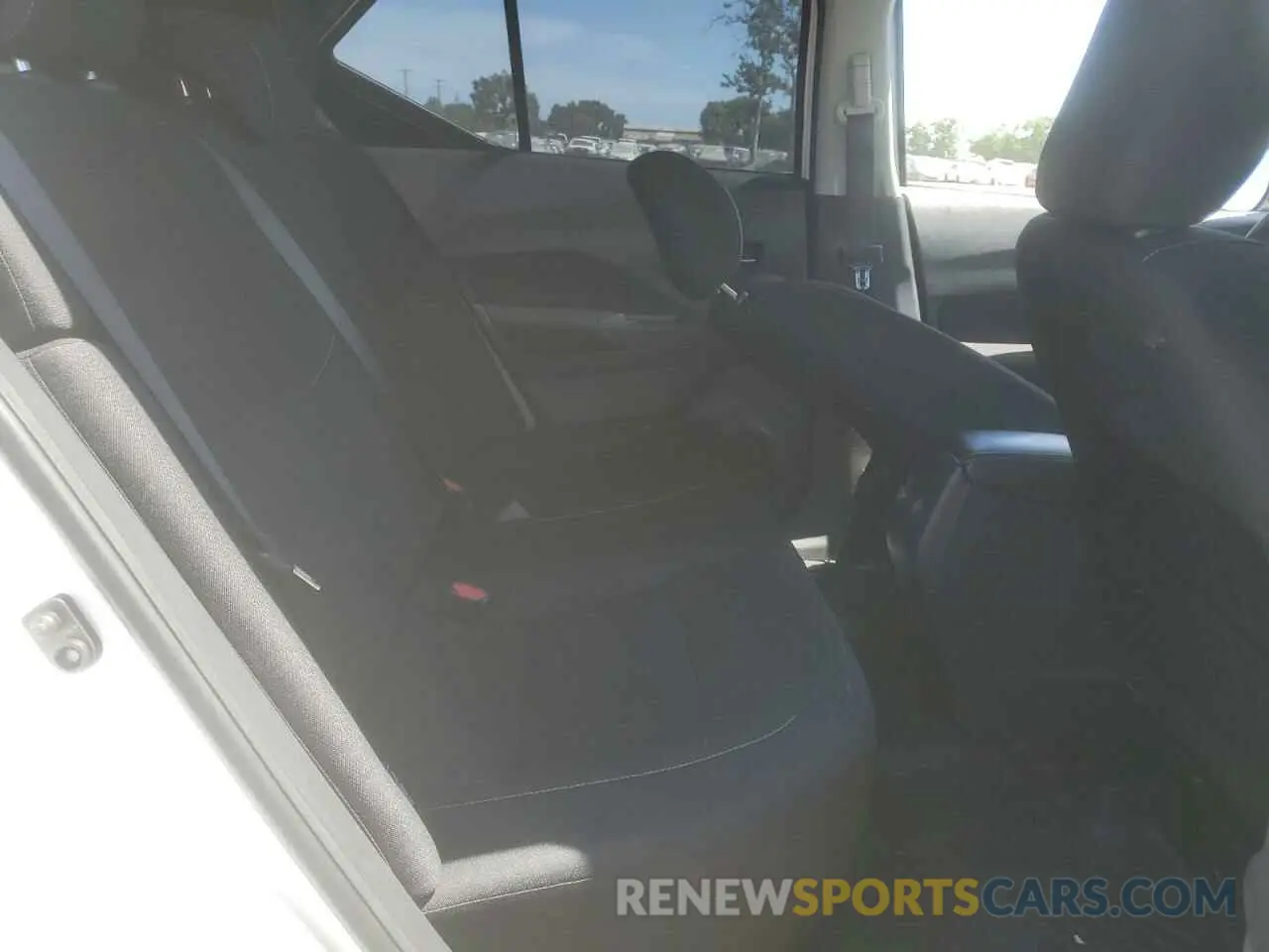11 Photograph of a damaged car 3N1CP5CV5ML545443 NISSAN KICKS 2021