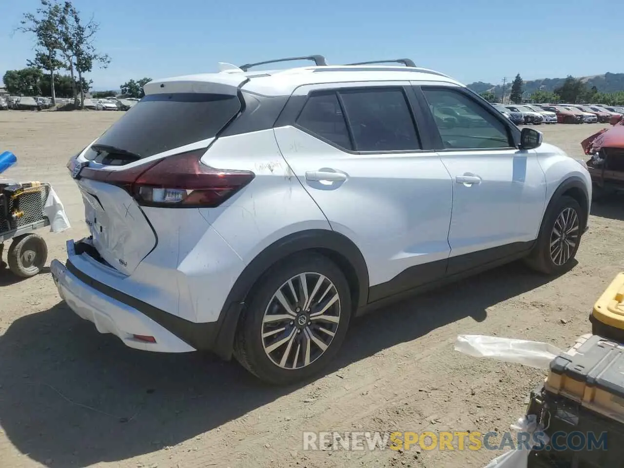 3 Photograph of a damaged car 3N1CP5CV5ML545443 NISSAN KICKS 2021