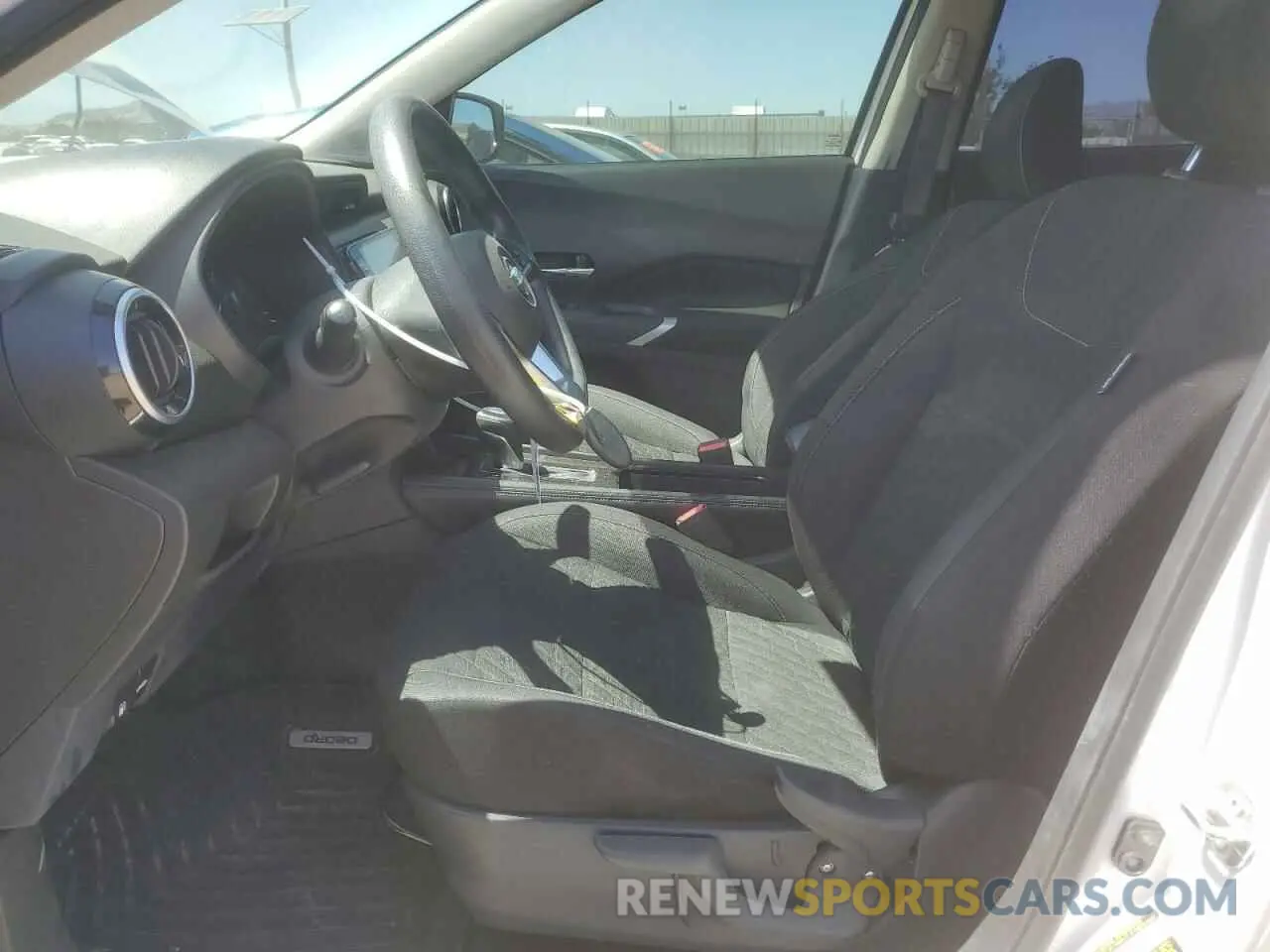 7 Photograph of a damaged car 3N1CP5CV5ML545443 NISSAN KICKS 2021