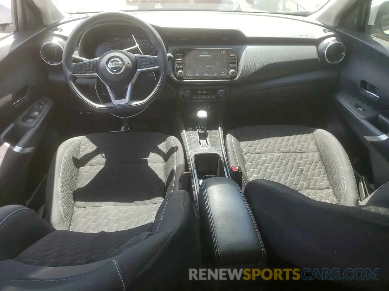 8 Photograph of a damaged car 3N1CP5CV5ML545443 NISSAN KICKS 2021