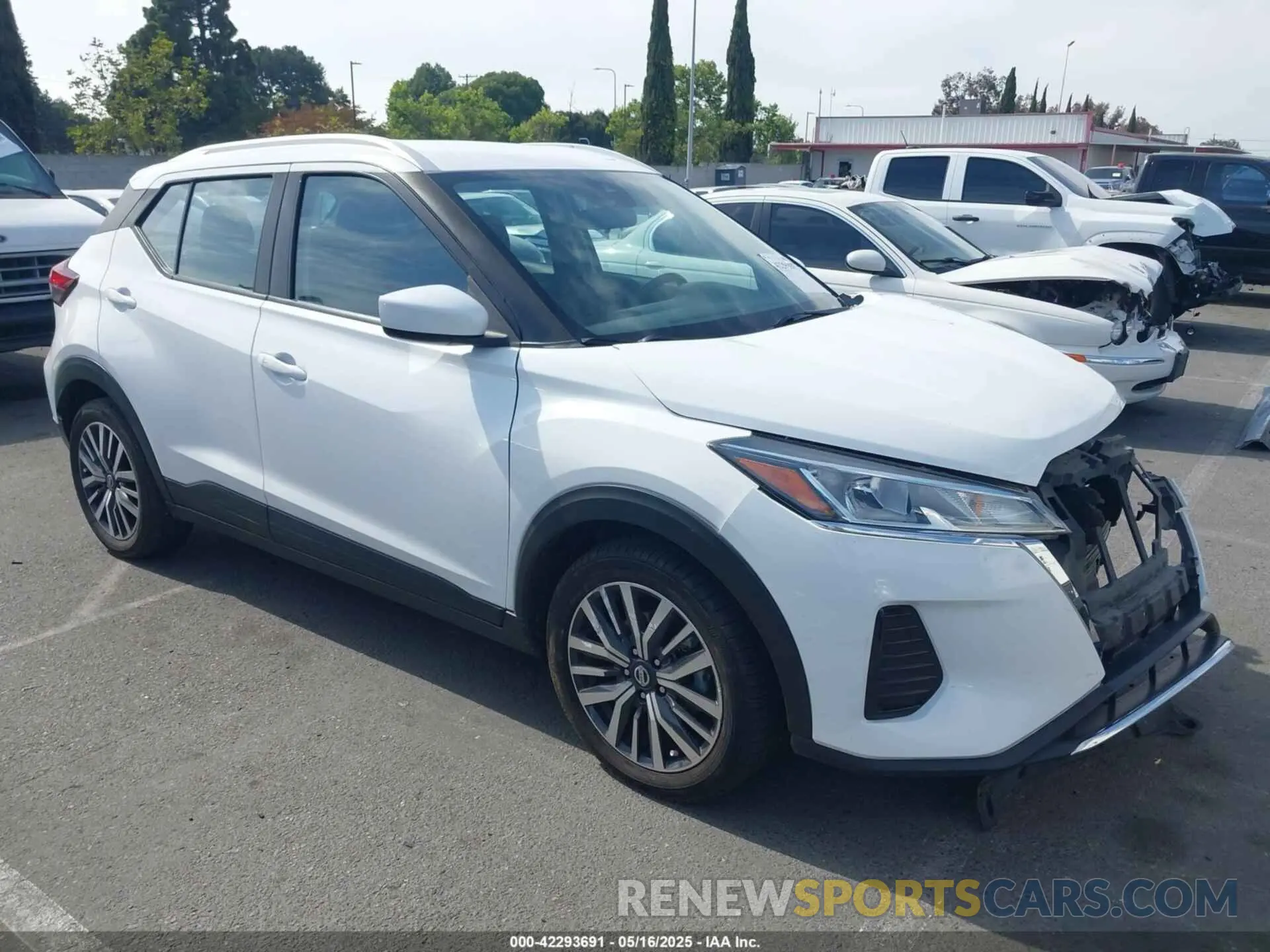 1 Photograph of a damaged car 3N1CP5CV6ML470882 NISSAN KICKS 2021