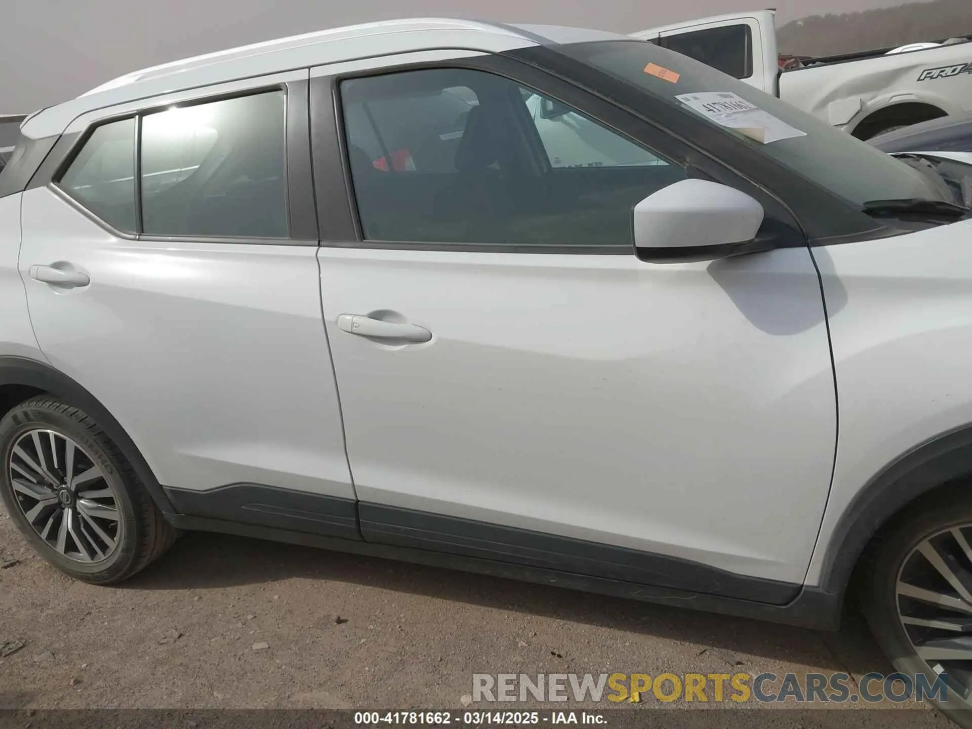 13 Photograph of a damaged car 3N1CP5CV6ML480697 NISSAN KICKS 2021