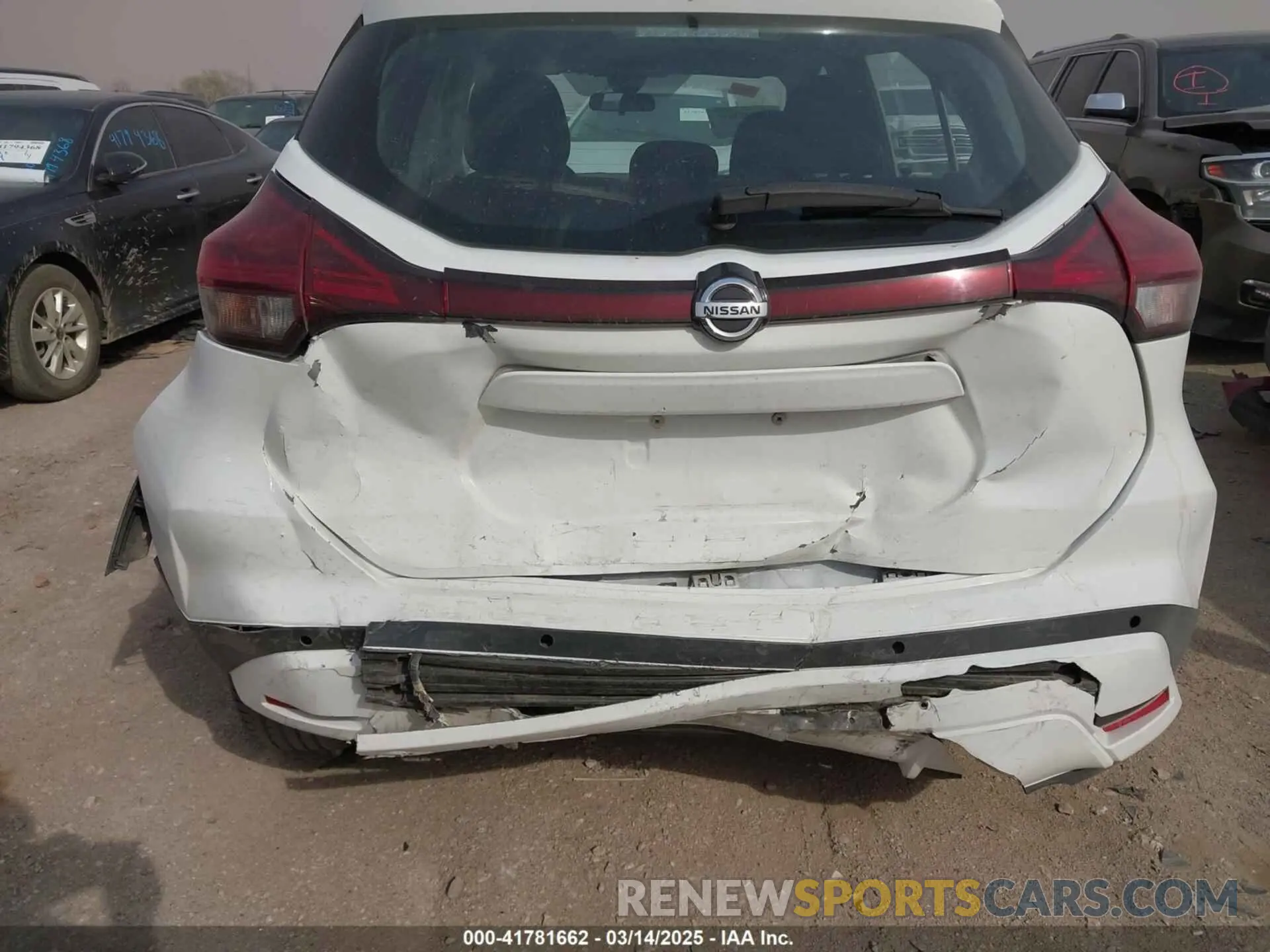 16 Photograph of a damaged car 3N1CP5CV6ML480697 NISSAN KICKS 2021
