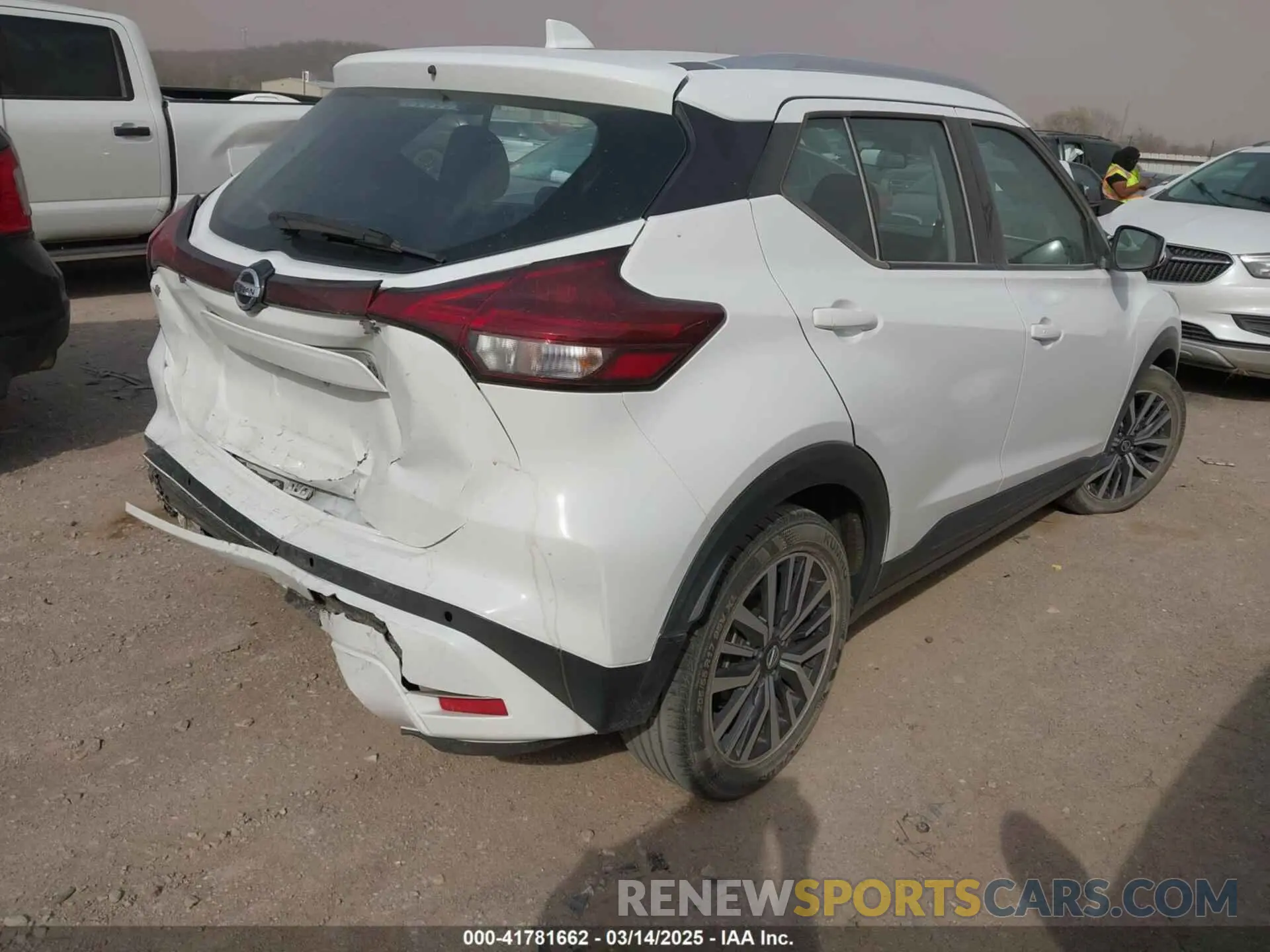 4 Photograph of a damaged car 3N1CP5CV6ML480697 NISSAN KICKS 2021