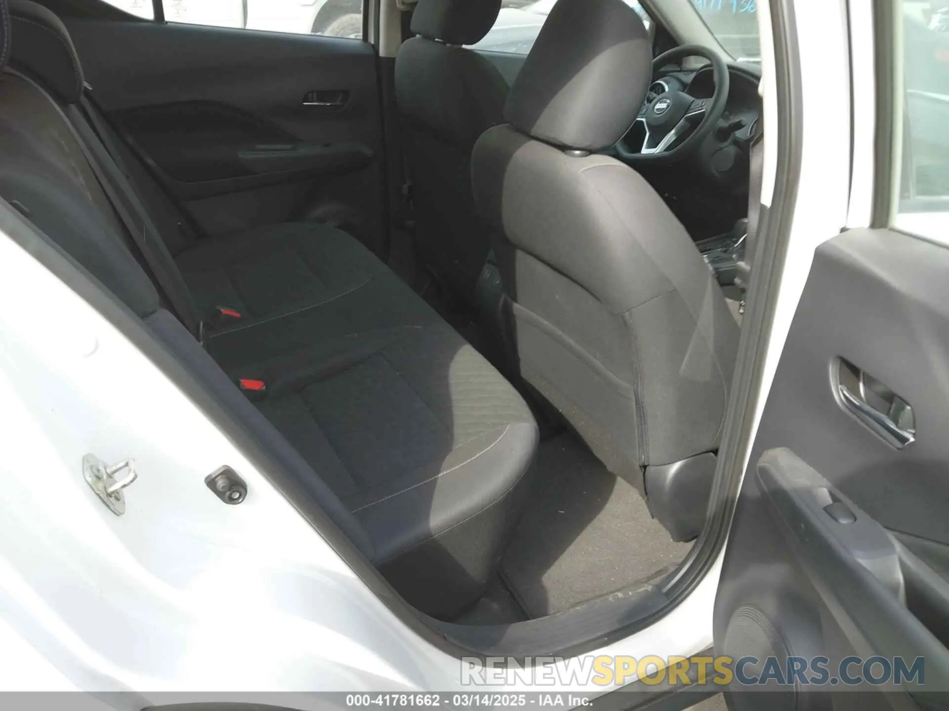 8 Photograph of a damaged car 3N1CP5CV6ML480697 NISSAN KICKS 2021