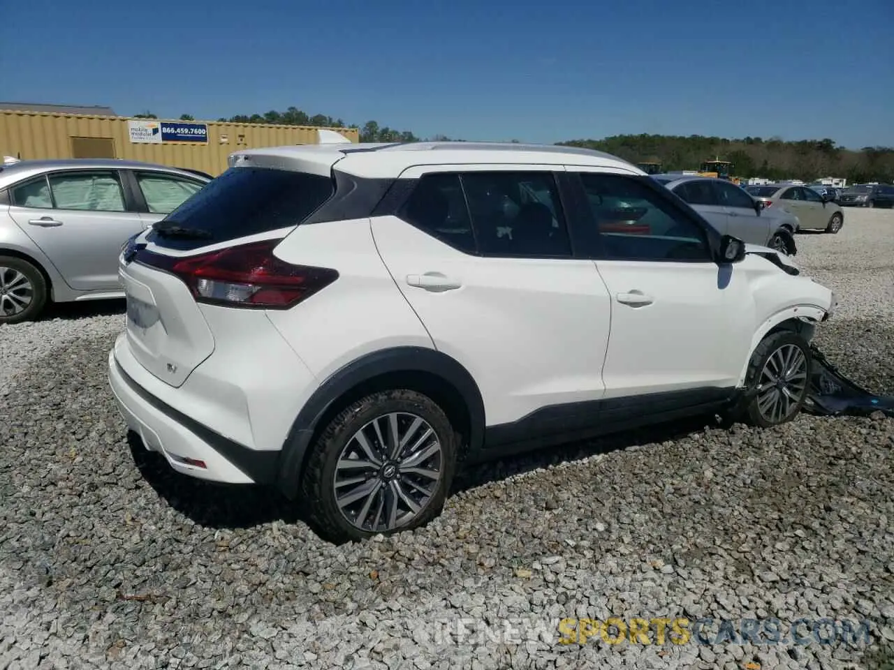 3 Photograph of a damaged car 3N1CP5CV6ML493871 NISSAN KICKS 2021