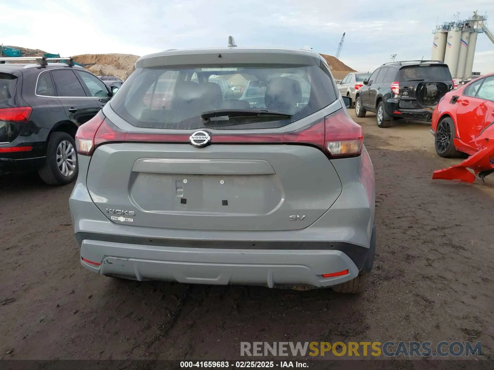 16 Photograph of a damaged car 3N1CP5CV6ML529185 NISSAN KICKS 2021