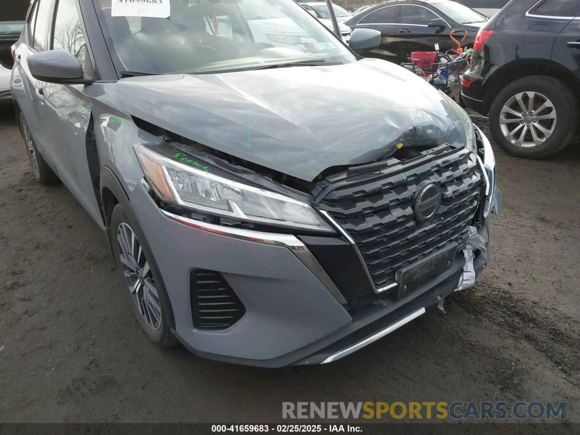 18 Photograph of a damaged car 3N1CP5CV6ML529185 NISSAN KICKS 2021