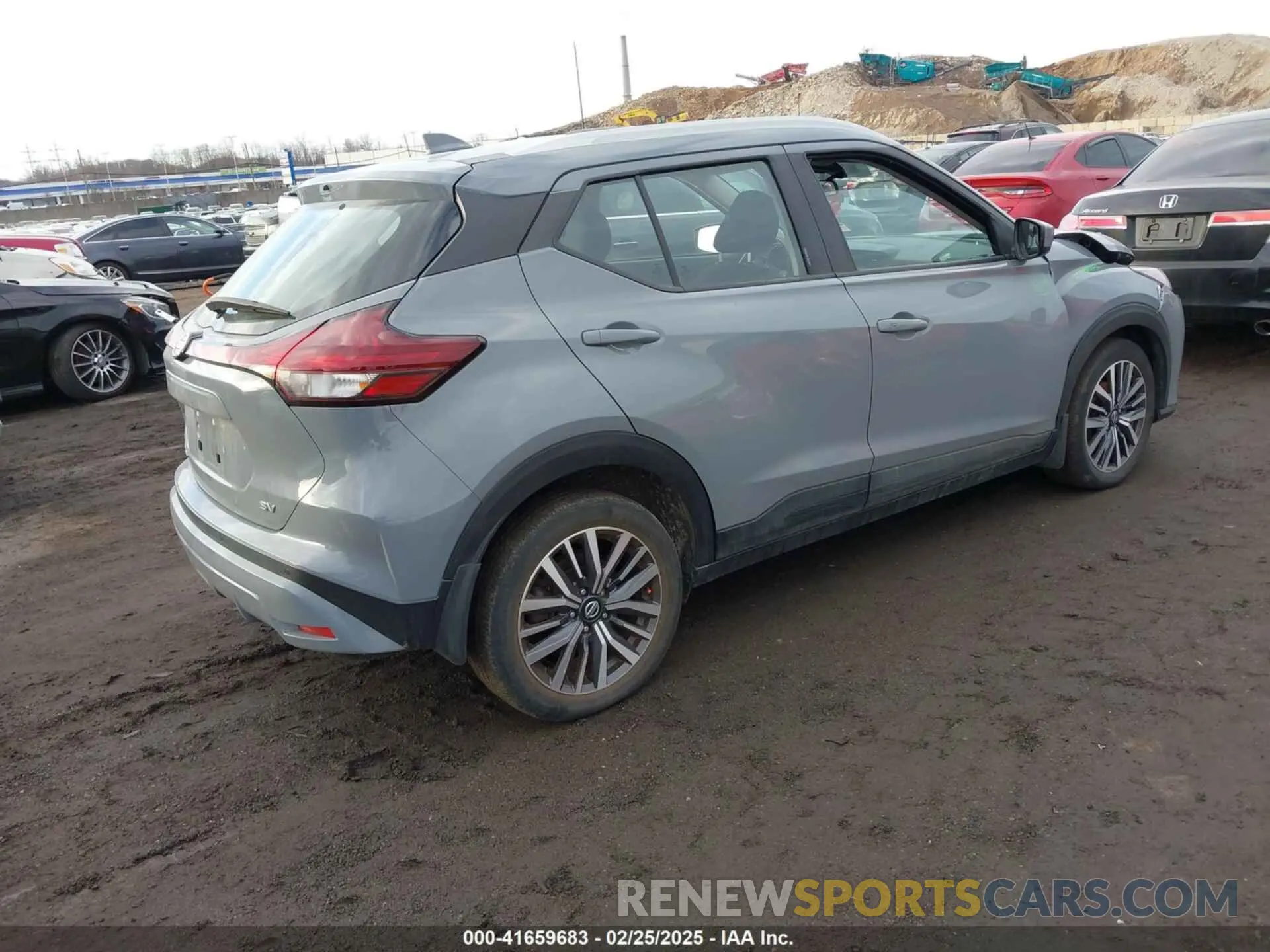 4 Photograph of a damaged car 3N1CP5CV6ML529185 NISSAN KICKS 2021