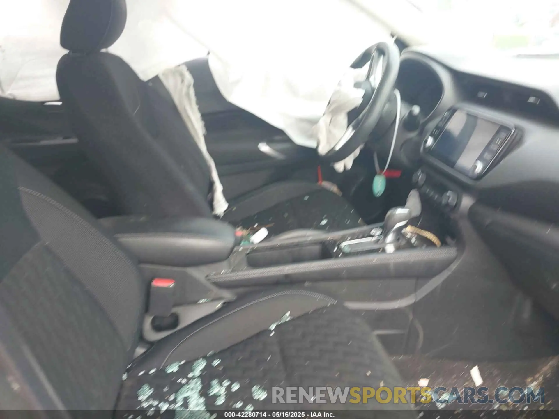 5 Photograph of a damaged car 3N1CP5CV6ML547055 NISSAN KICKS 2021