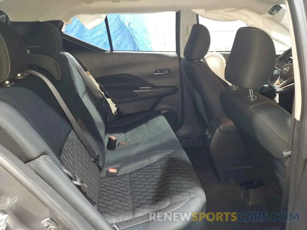 11 Photograph of a damaged car 3N1CP5CV6ML563580 NISSAN KICKS 2021