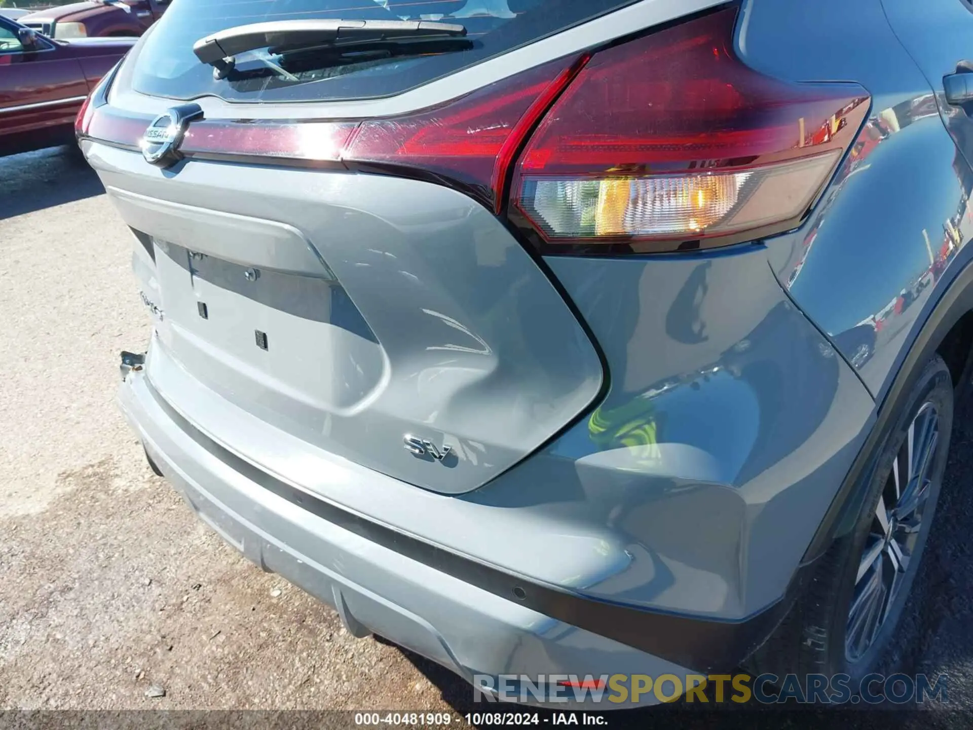 17 Photograph of a damaged car 3N1CP5CV7ML500438 NISSAN KICKS 2021