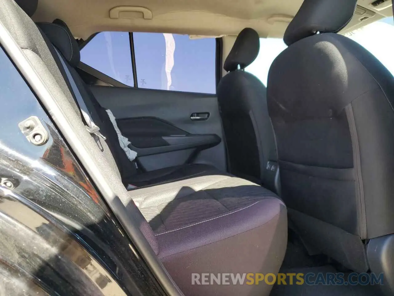 11 Photograph of a damaged car 3N1CP5CV7ML508748 NISSAN KICKS 2021