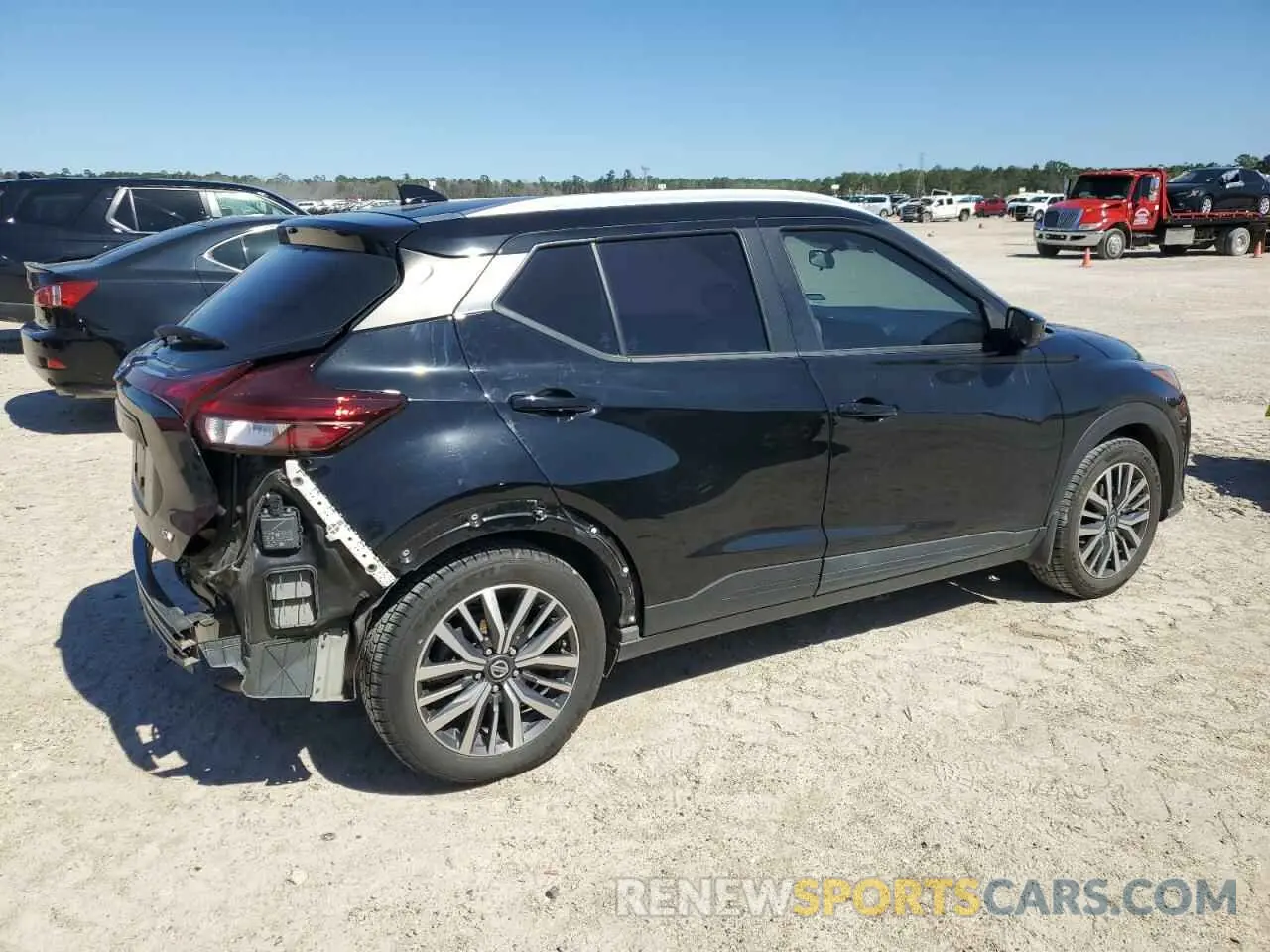 3 Photograph of a damaged car 3N1CP5CV7ML508748 NISSAN KICKS 2021