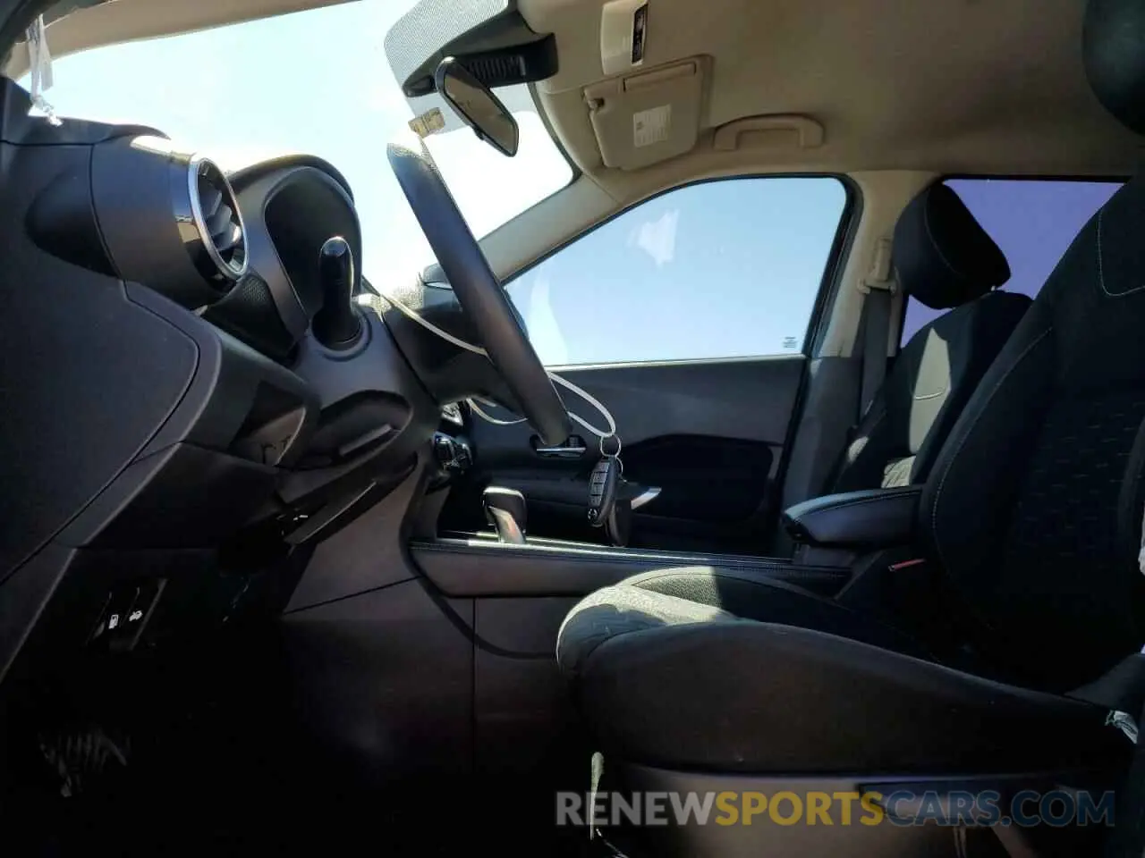 7 Photograph of a damaged car 3N1CP5CV7ML508748 NISSAN KICKS 2021