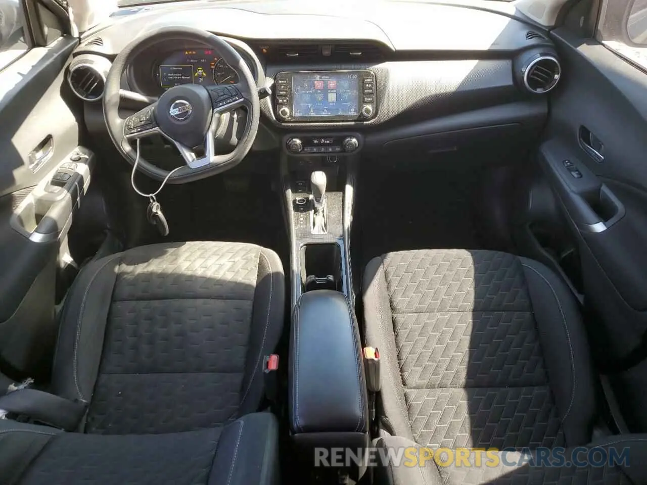 8 Photograph of a damaged car 3N1CP5CV7ML508748 NISSAN KICKS 2021
