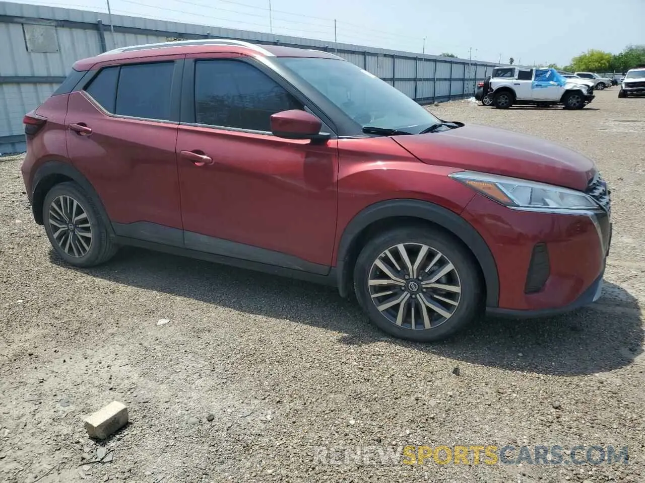 4 Photograph of a damaged car 3N1CP5CV7ML523931 NISSAN KICKS 2021