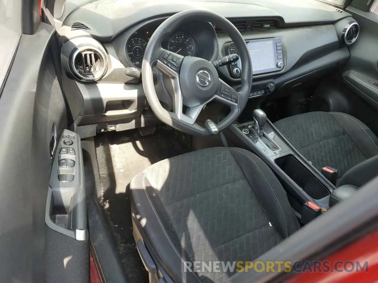 8 Photograph of a damaged car 3N1CP5CV7ML523931 NISSAN KICKS 2021