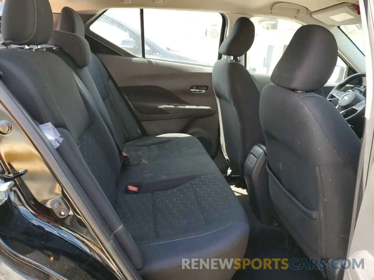 11 Photograph of a damaged car 3N1CP5CV8ML475890 NISSAN KICKS 2021
