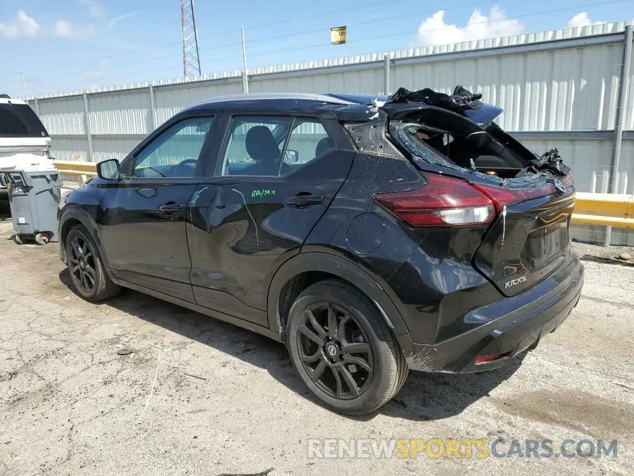 2 Photograph of a damaged car 3N1CP5CV8ML475890 NISSAN KICKS 2021