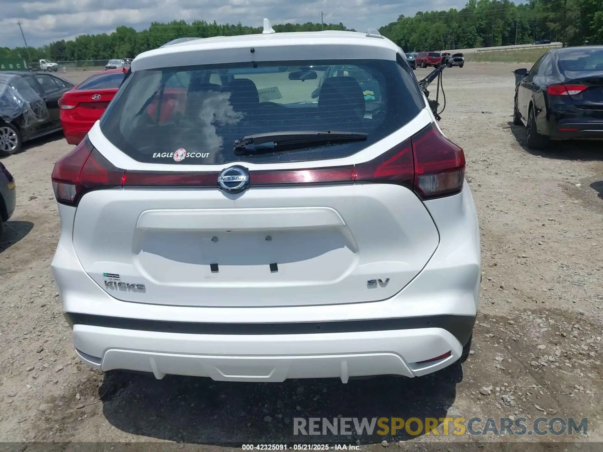 16 Photograph of a damaged car 3N1CP5CV8ML484251 NISSAN KICKS 2021