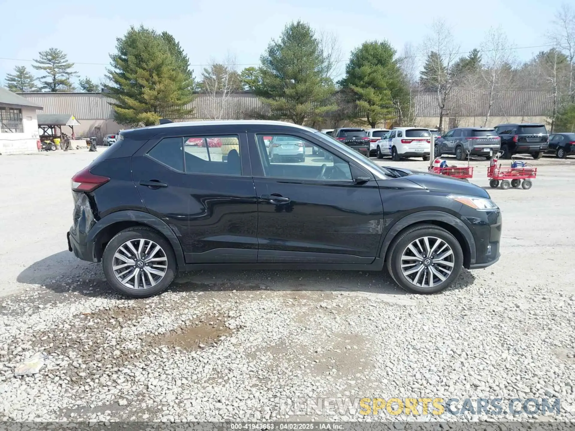 13 Photograph of a damaged car 3N1CP5CV8ML504837 NISSAN KICKS 2021