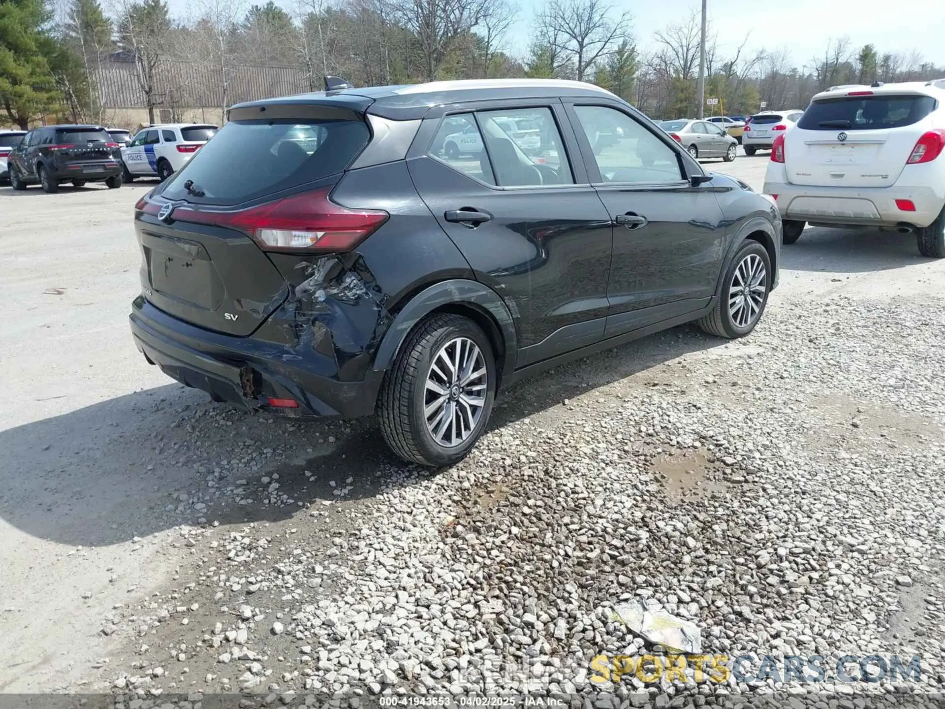 4 Photograph of a damaged car 3N1CP5CV8ML504837 NISSAN KICKS 2021