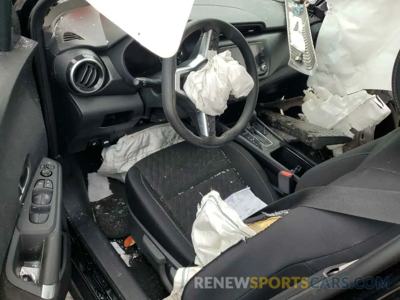 8 Photograph of a damaged car 3N1CP5CV8ML514719 NISSAN KICKS 2021