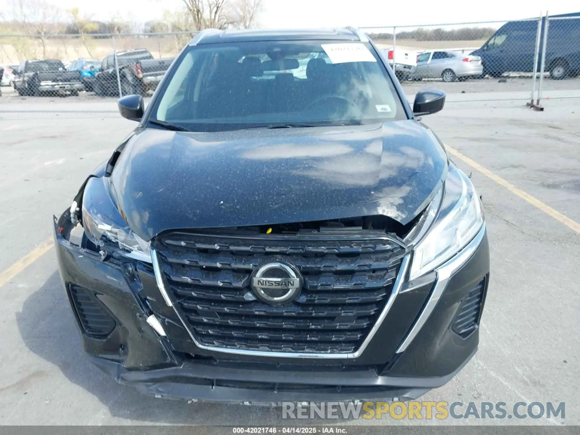 12 Photograph of a damaged car 3N1CP5CV8ML523372 NISSAN KICKS 2021