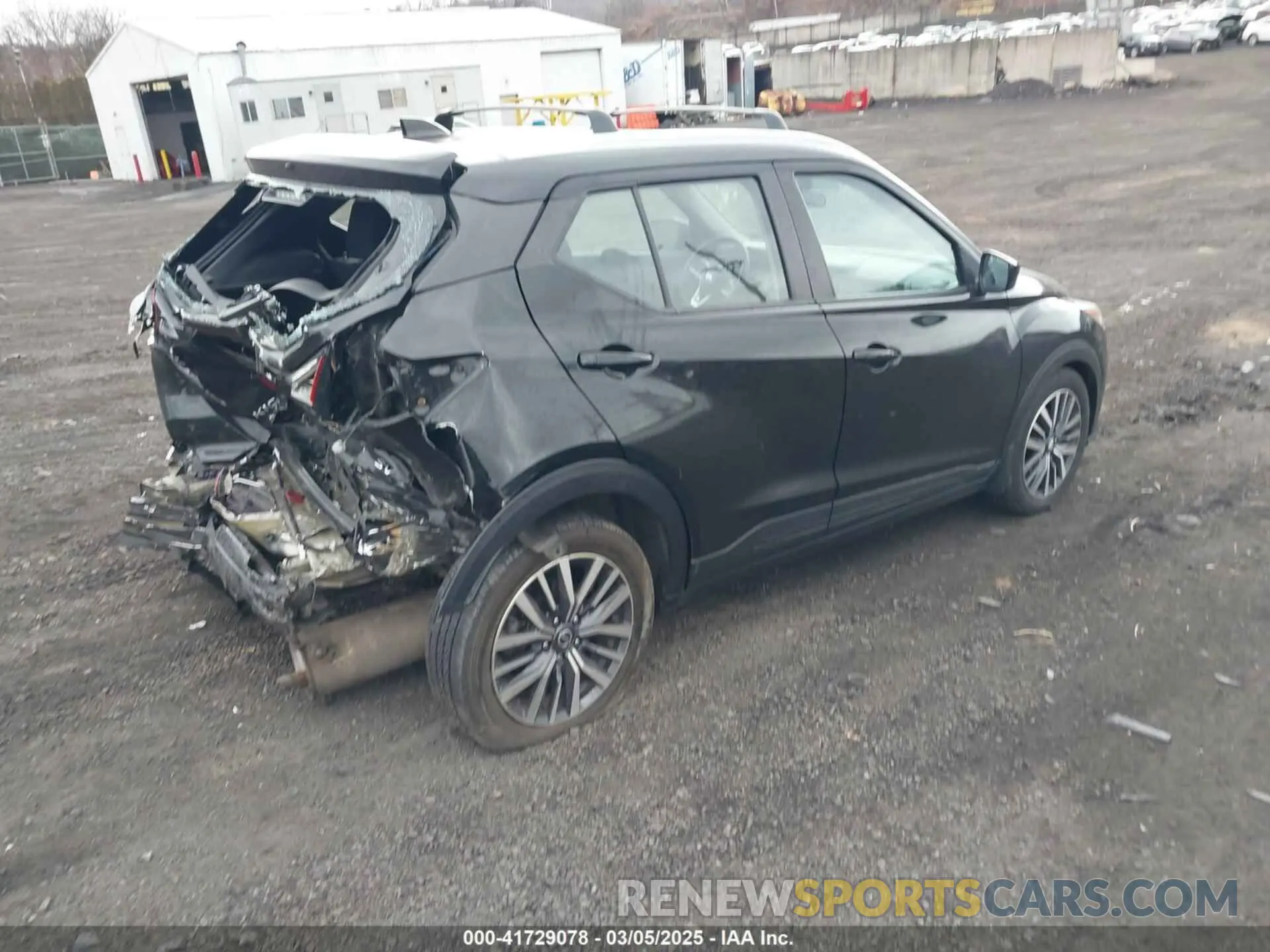 4 Photograph of a damaged car 3N1CP5CV8ML559451 NISSAN KICKS 2021