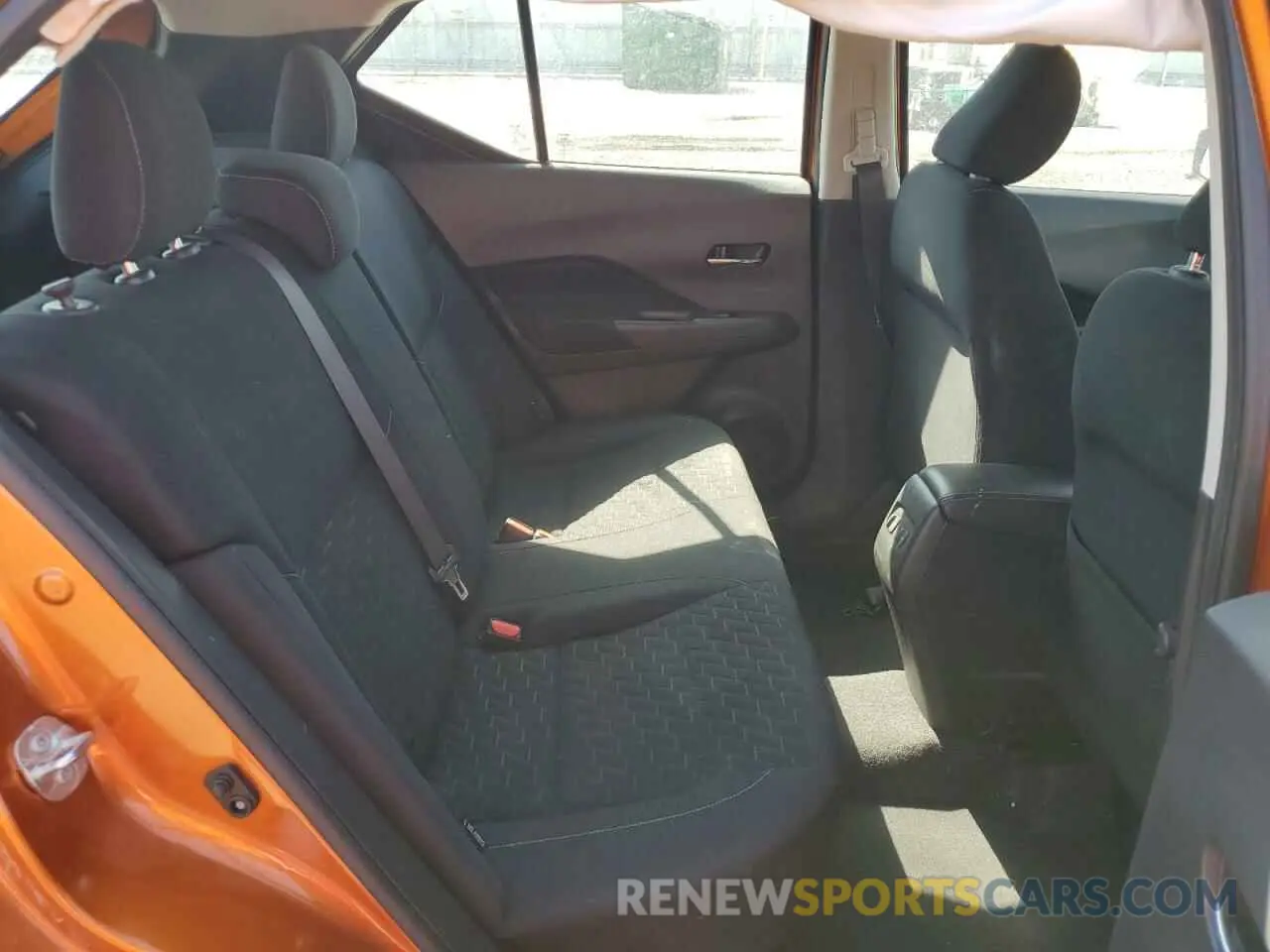 10 Photograph of a damaged car 3N1CP5CV8ML562737 NISSAN KICKS 2021