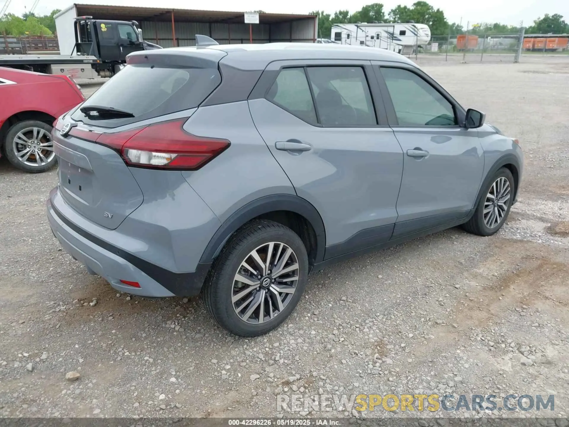 4 Photograph of a damaged car 3N1CP5CV9ML470424 NISSAN KICKS 2021
