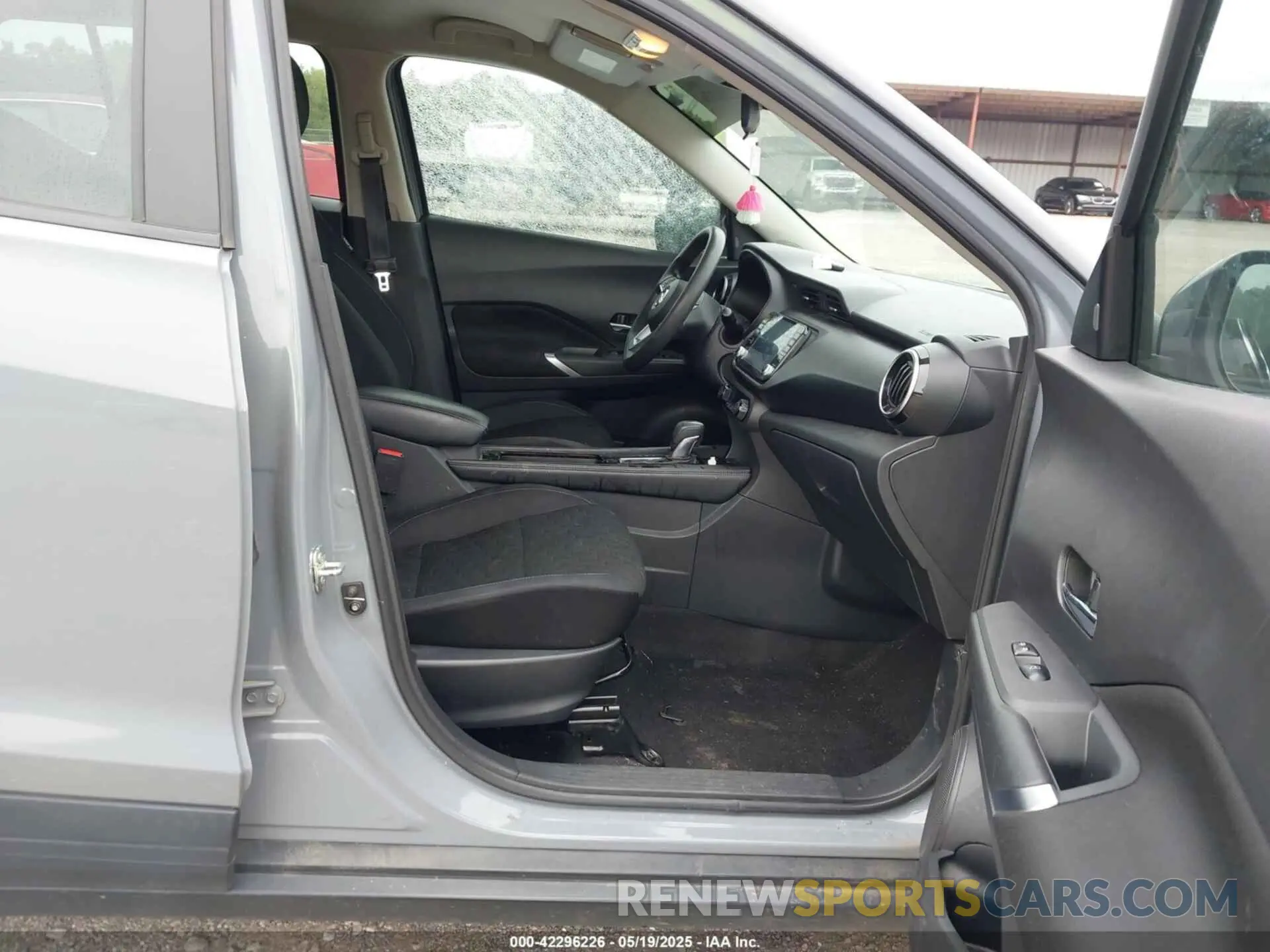 5 Photograph of a damaged car 3N1CP5CV9ML470424 NISSAN KICKS 2021