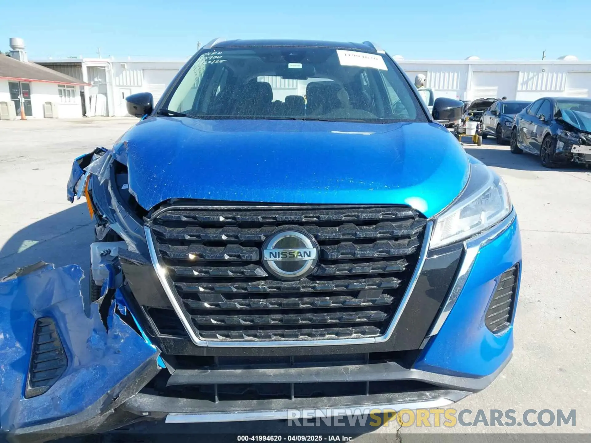12 Photograph of a damaged car 3N1CP5CV9ML471976 NISSAN KICKS 2021