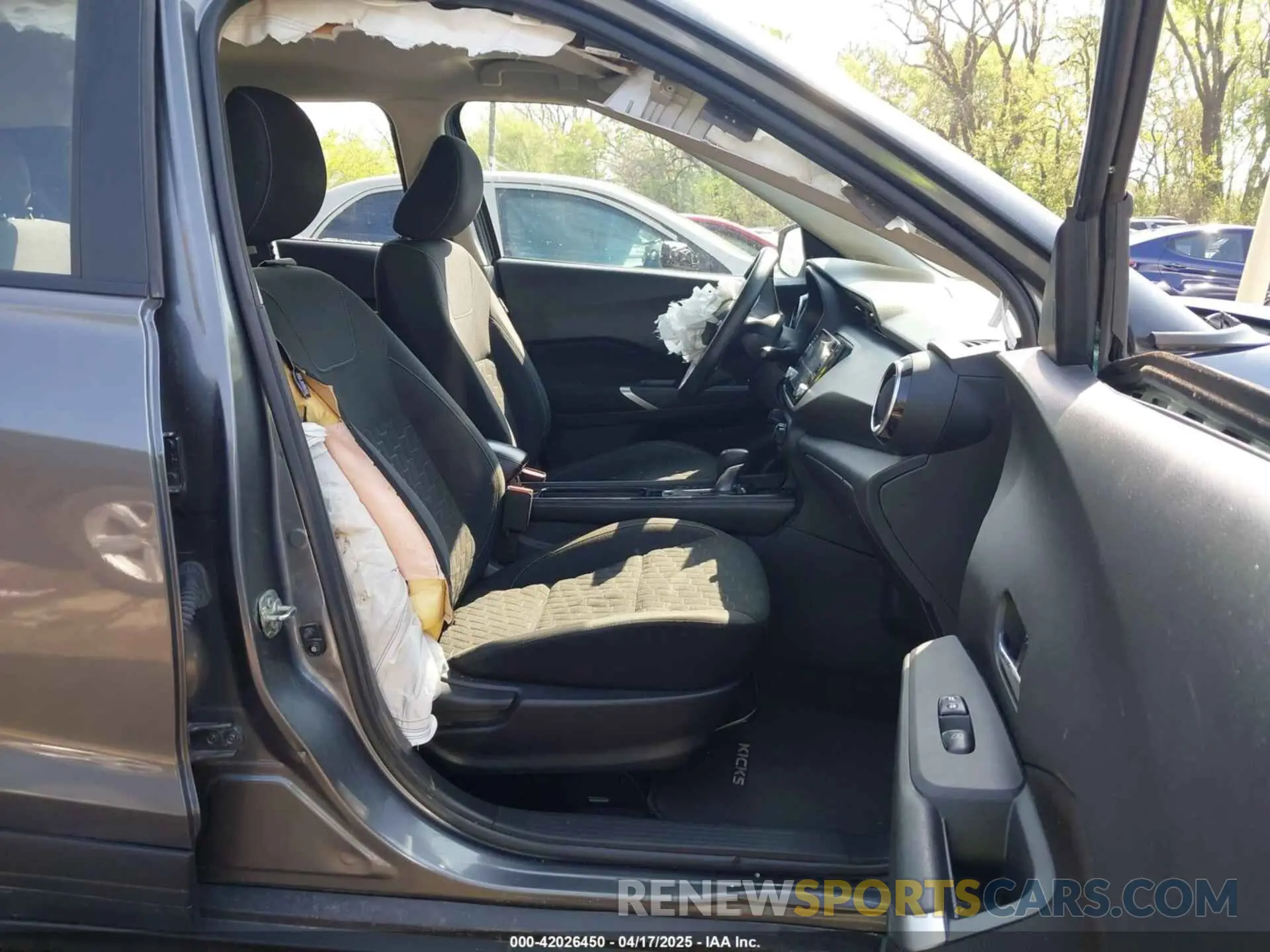 5 Photograph of a damaged car 3N1CP5CV9ML472075 NISSAN KICKS 2021