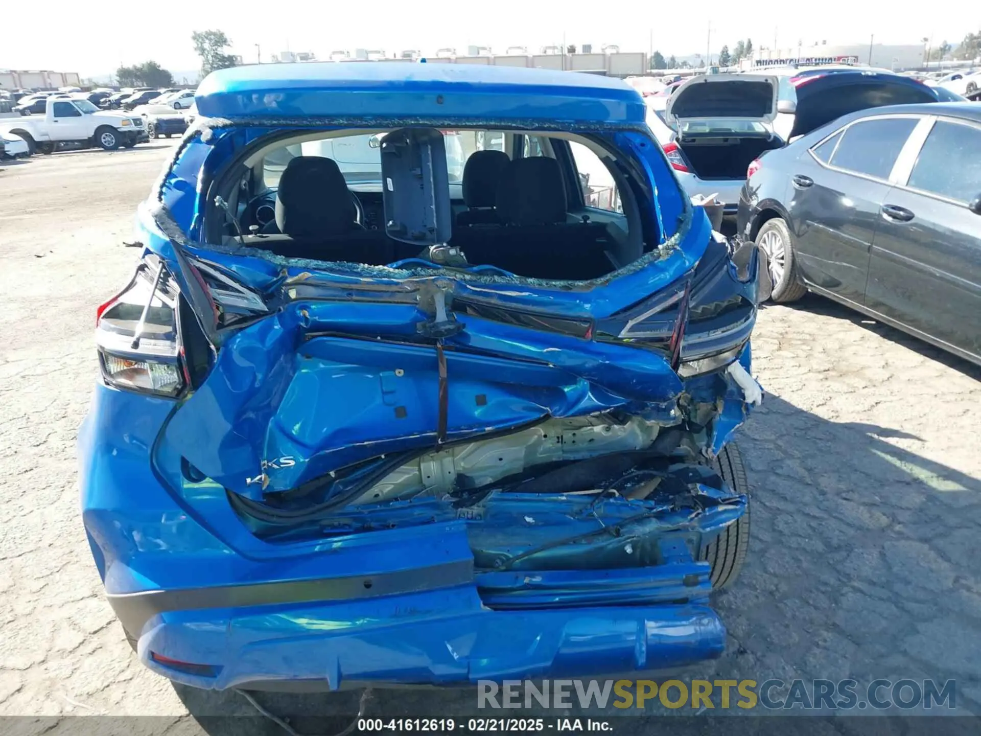 15 Photograph of a damaged car 3N1CP5CV9ML477910 NISSAN KICKS 2021