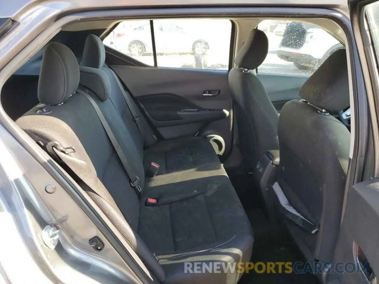 10 Photograph of a damaged car 3N1CP5CV9ML478376 NISSAN KICKS 2021
