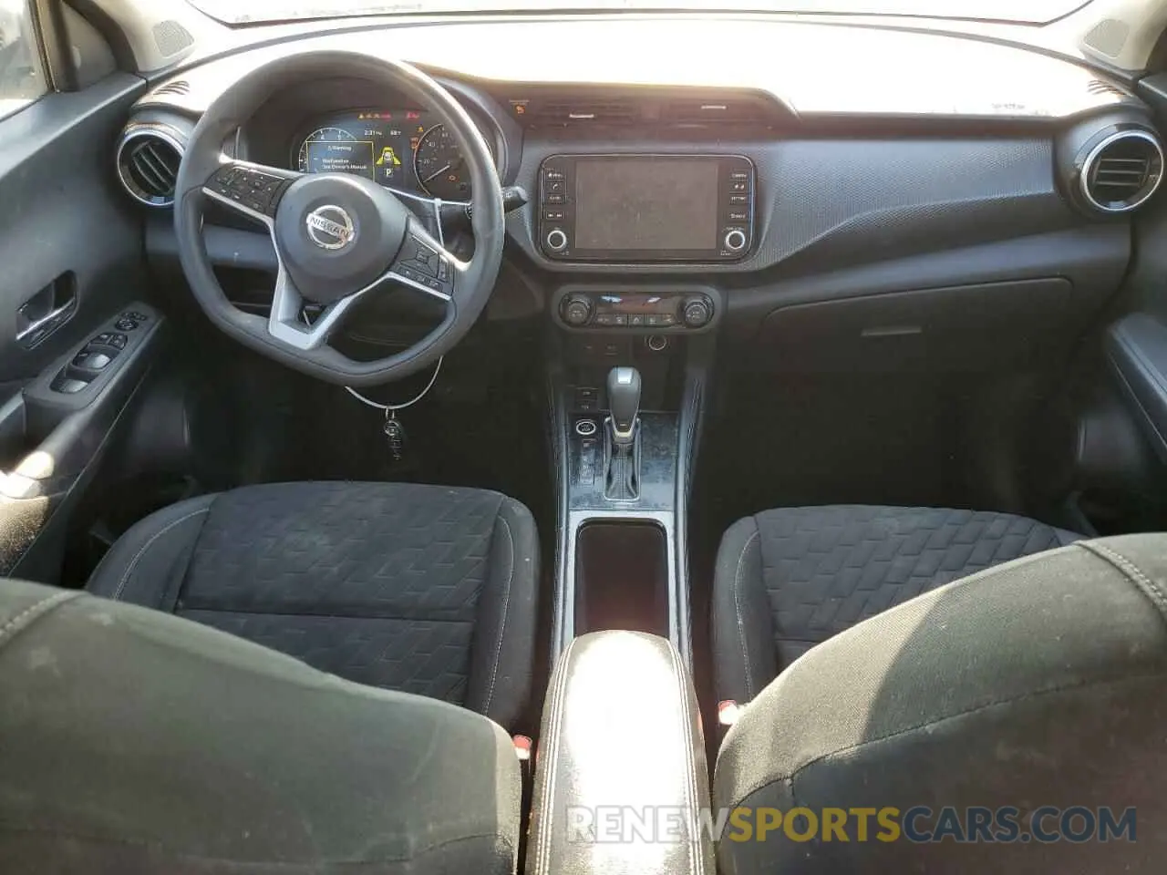 8 Photograph of a damaged car 3N1CP5CV9ML478376 NISSAN KICKS 2021