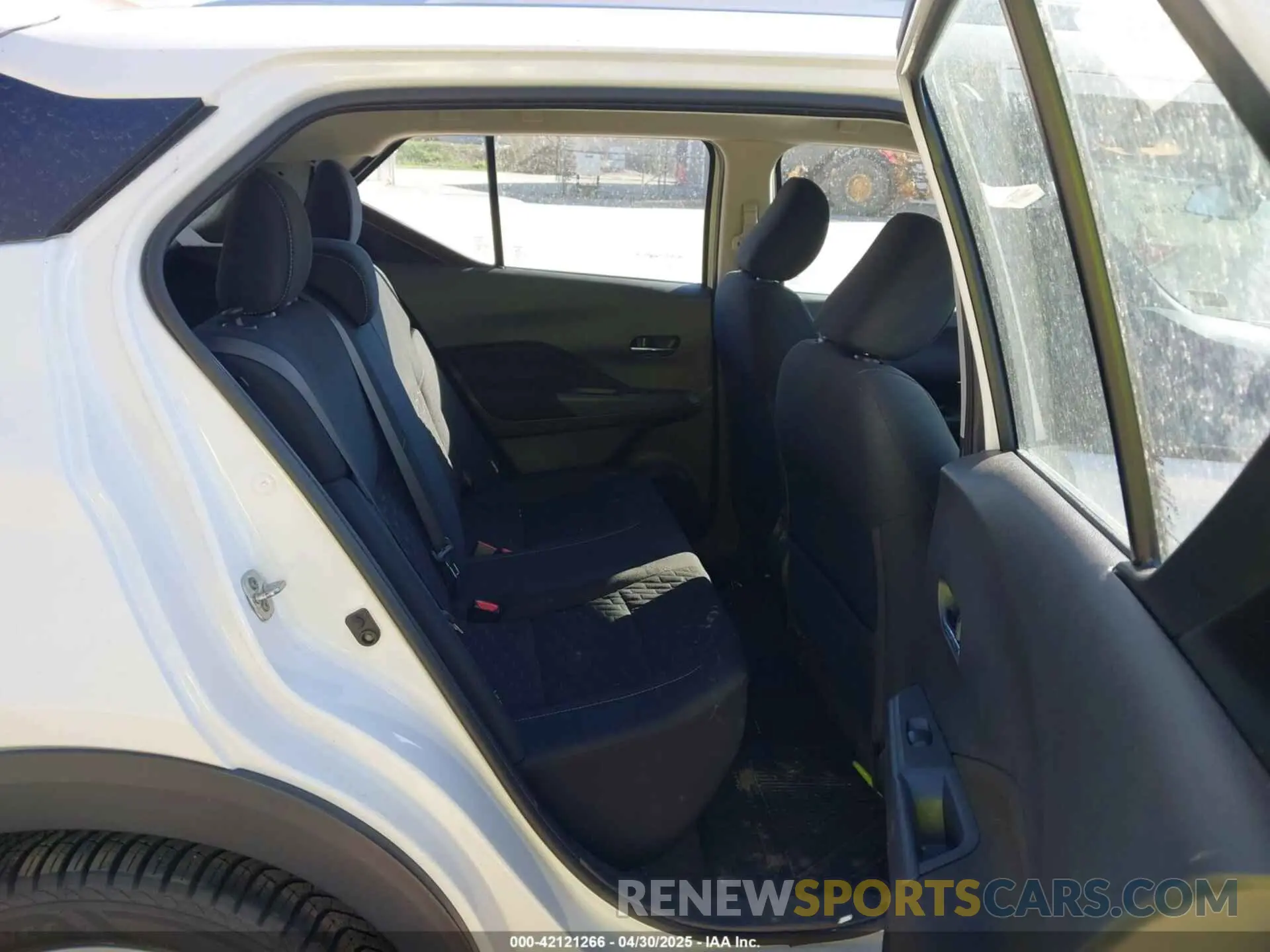 8 Photograph of a damaged car 3N1CP5CV9ML485943 NISSAN KICKS 2021