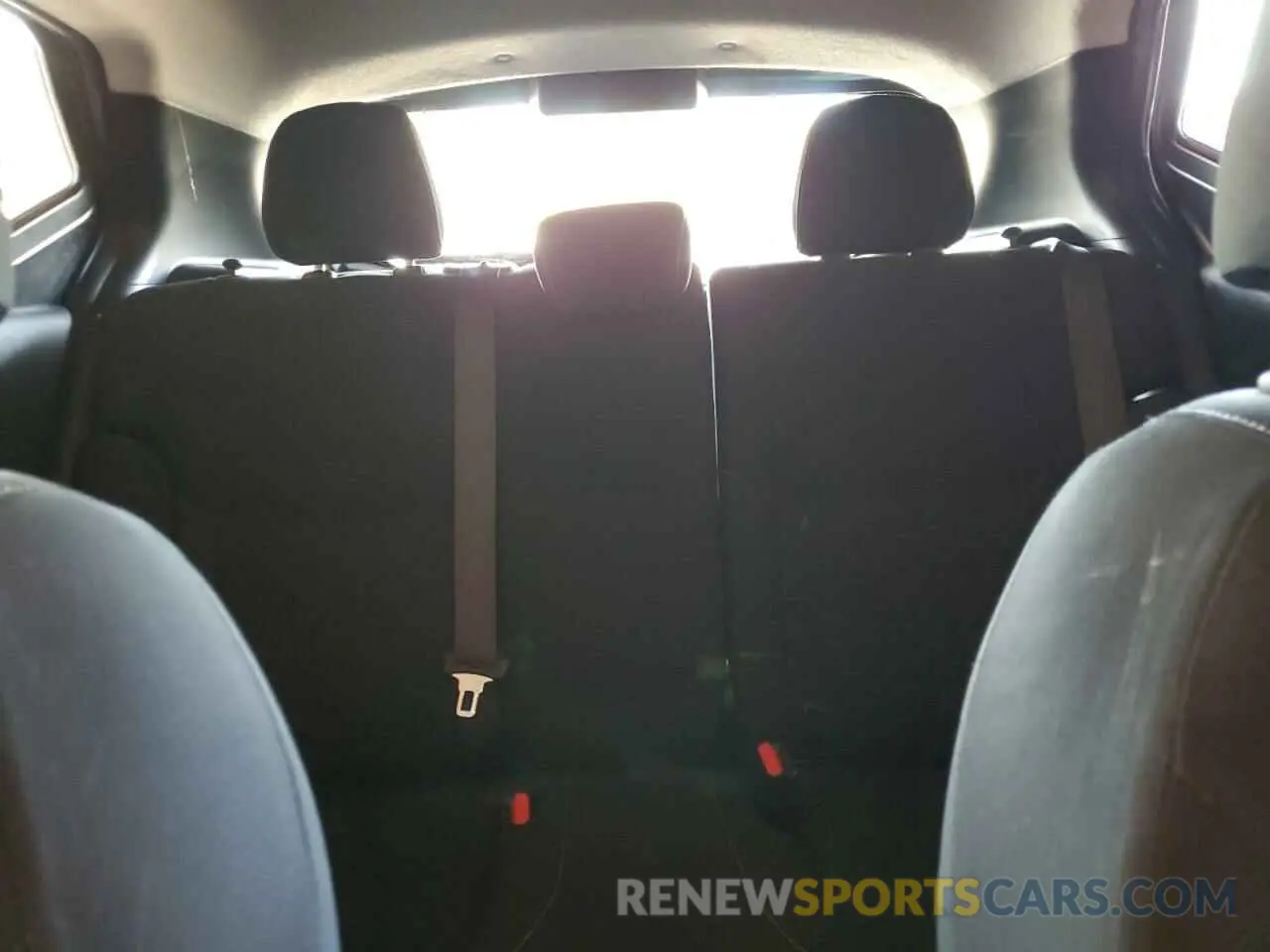 10 Photograph of a damaged car 3N1CP5CV9ML492746 NISSAN KICKS 2021