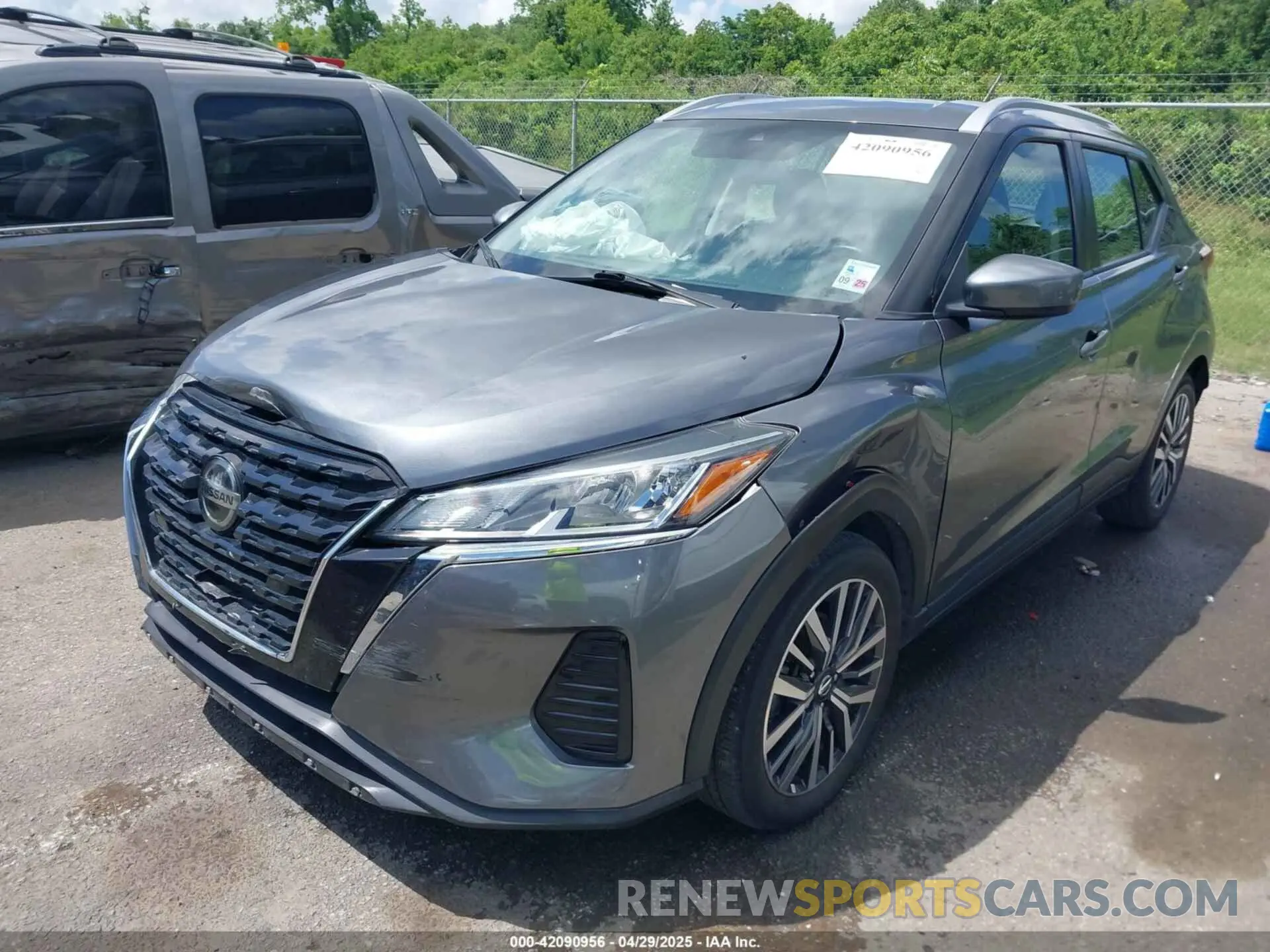 2 Photograph of a damaged car 3N1CP5CV9ML510923 NISSAN KICKS 2021