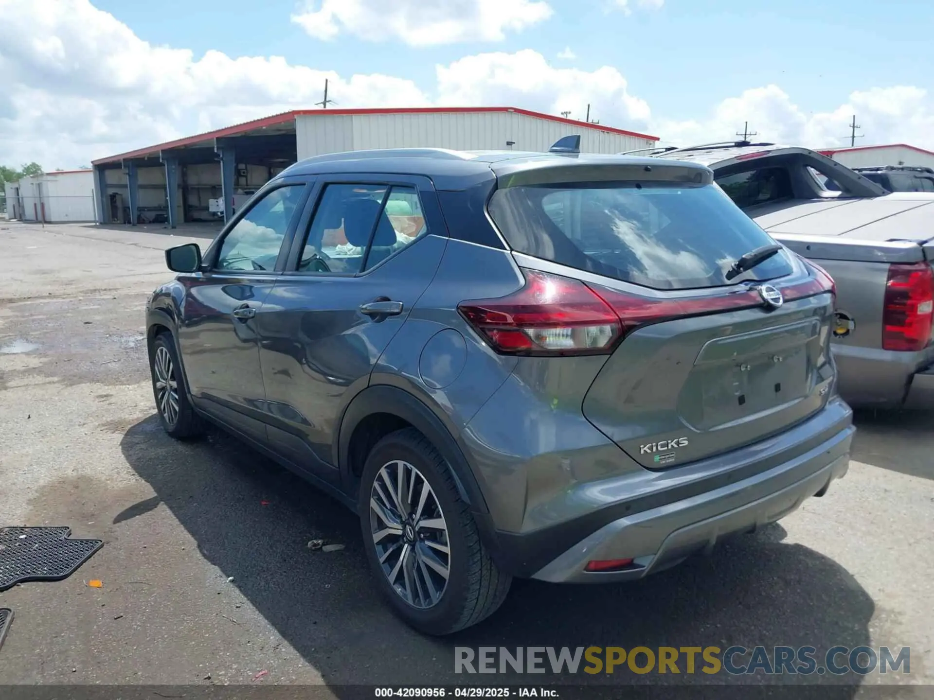 3 Photograph of a damaged car 3N1CP5CV9ML510923 NISSAN KICKS 2021