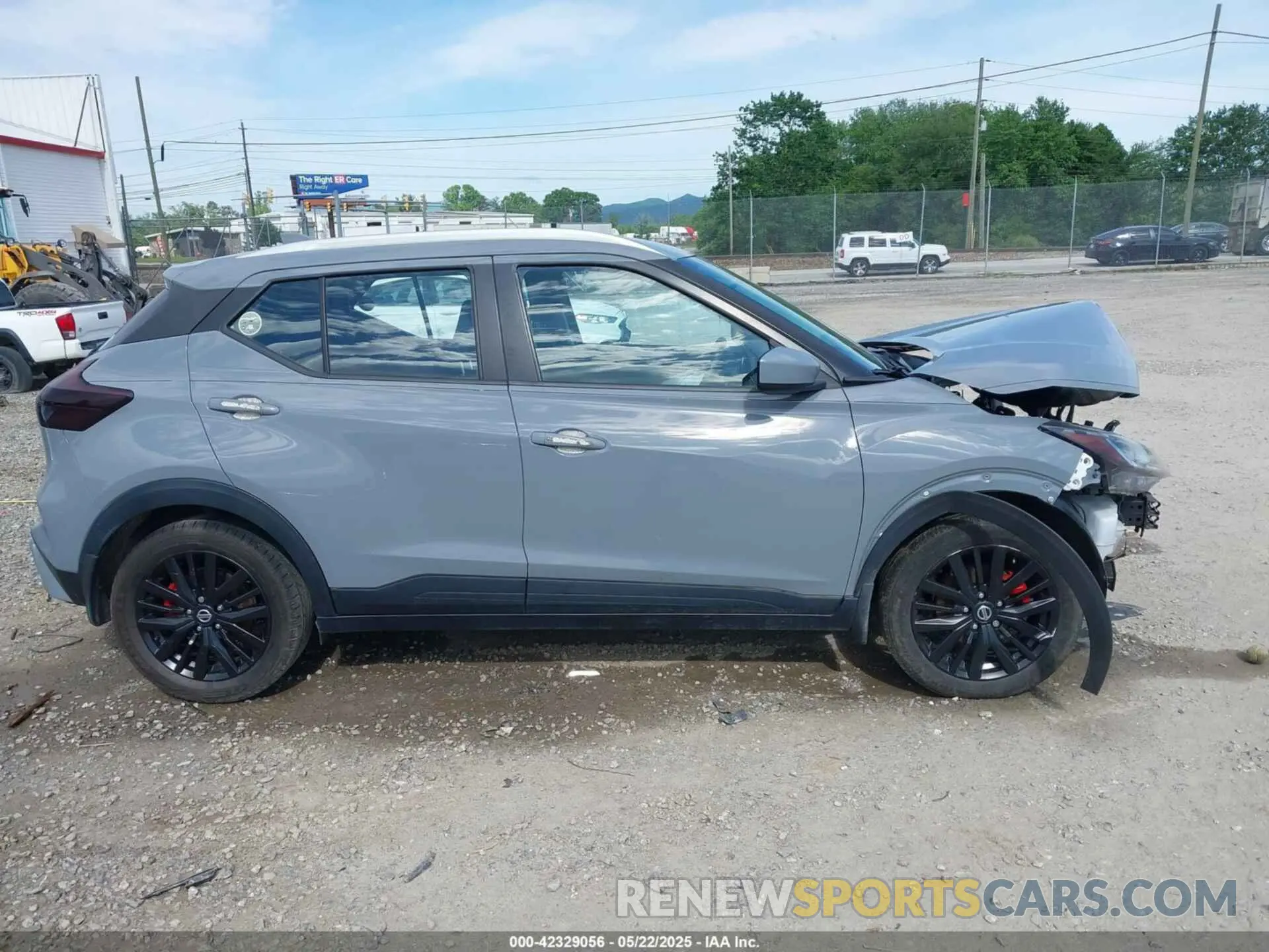 13 Photograph of a damaged car 3N1CP5CV9ML512834 NISSAN KICKS 2021
