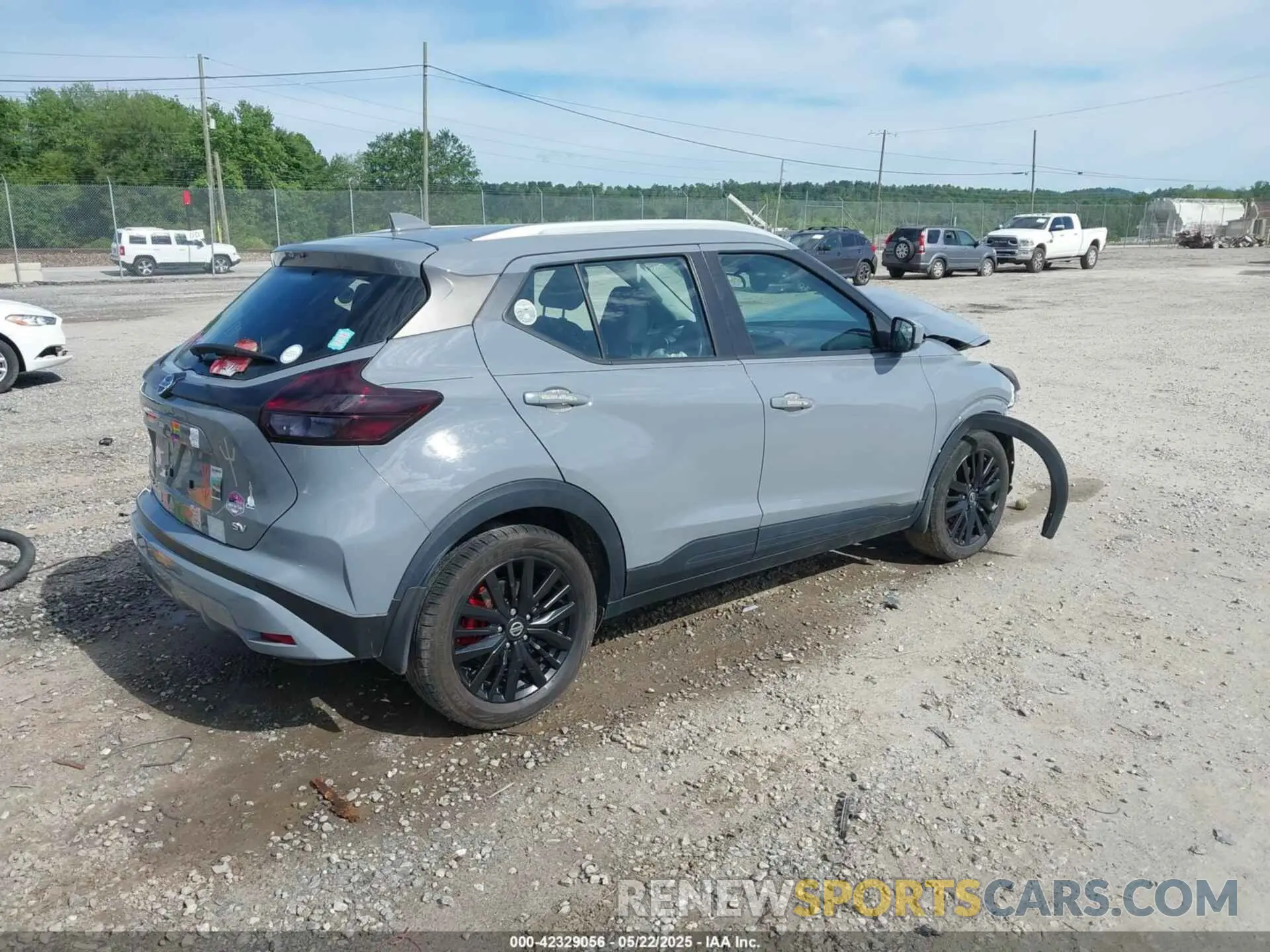 4 Photograph of a damaged car 3N1CP5CV9ML512834 NISSAN KICKS 2021