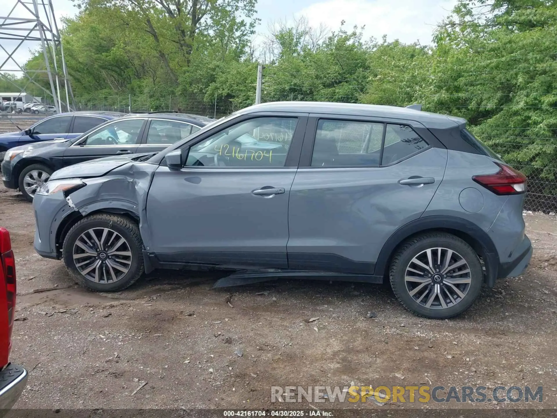 14 Photograph of a damaged car 3N1CP5CV9ML522148 NISSAN KICKS 2021